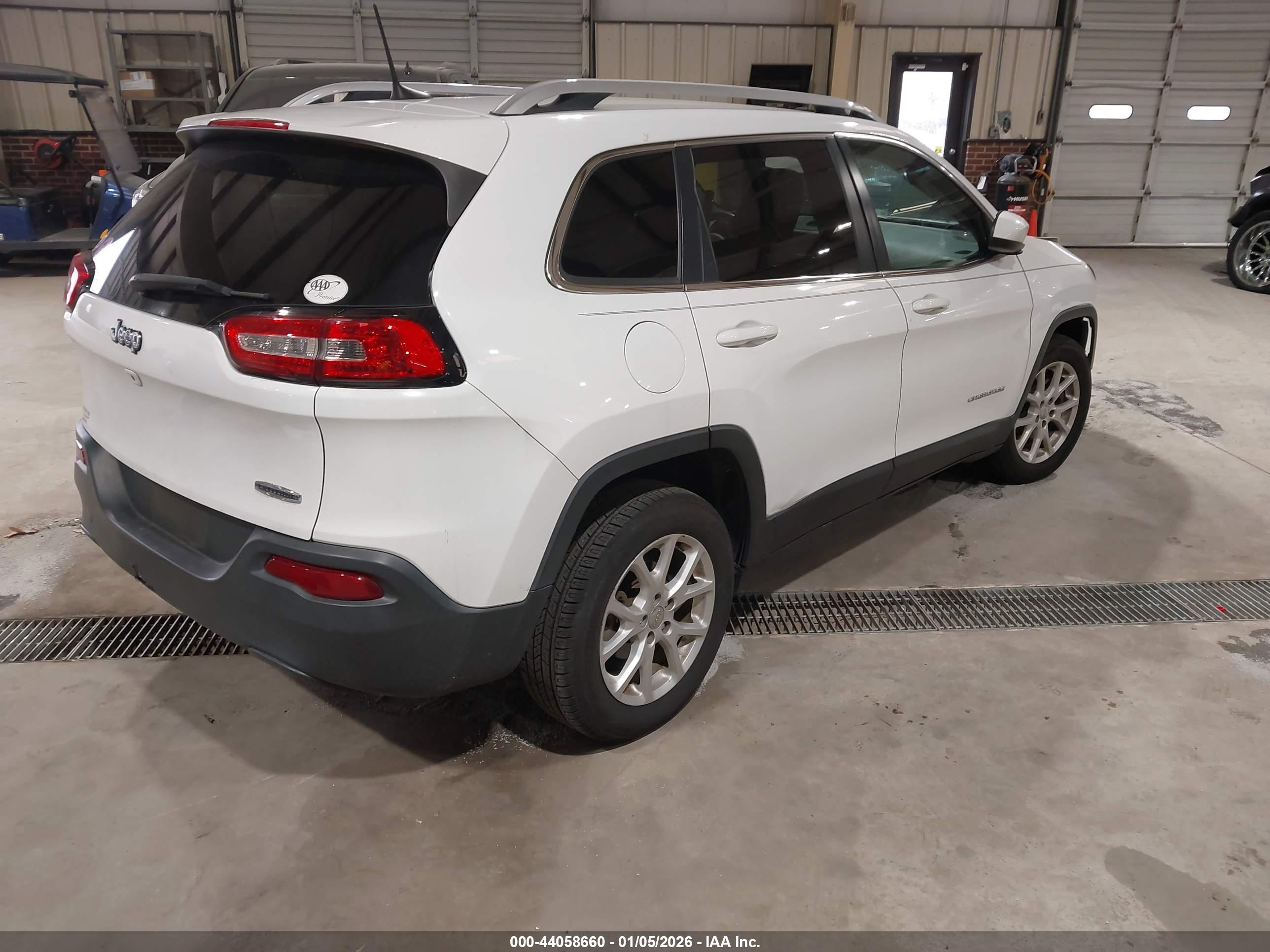 JEEP CHEROKEE image 4