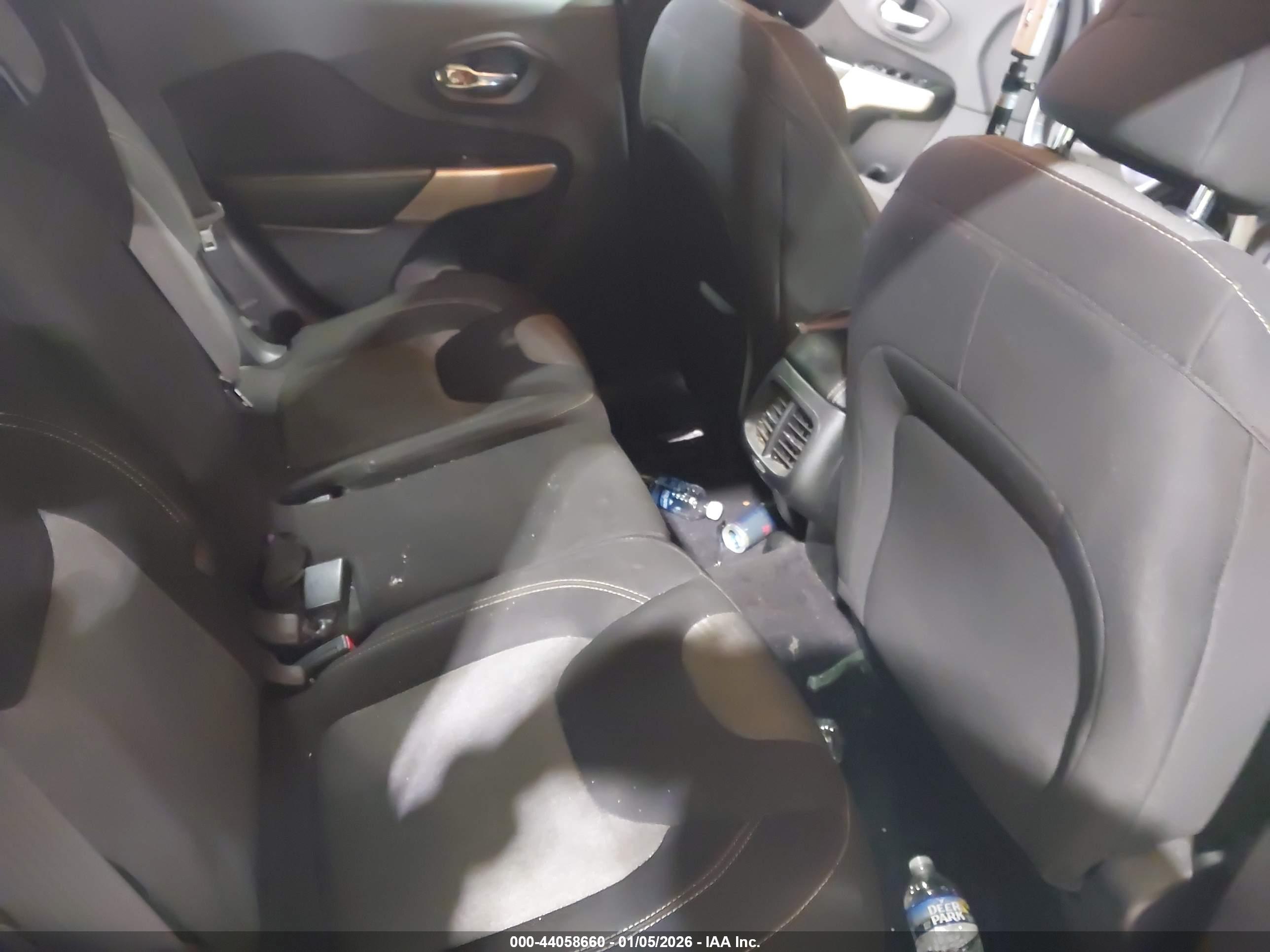 JEEP CHEROKEE image 8