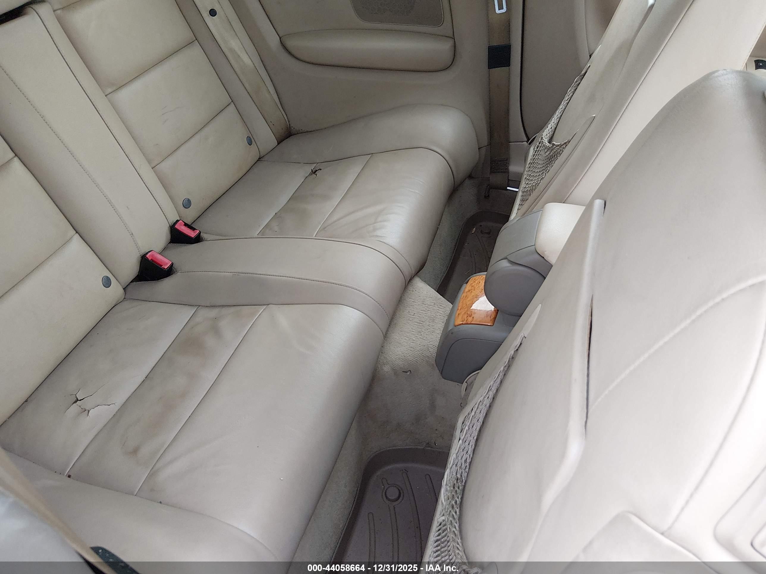 AUDI A4 image 8