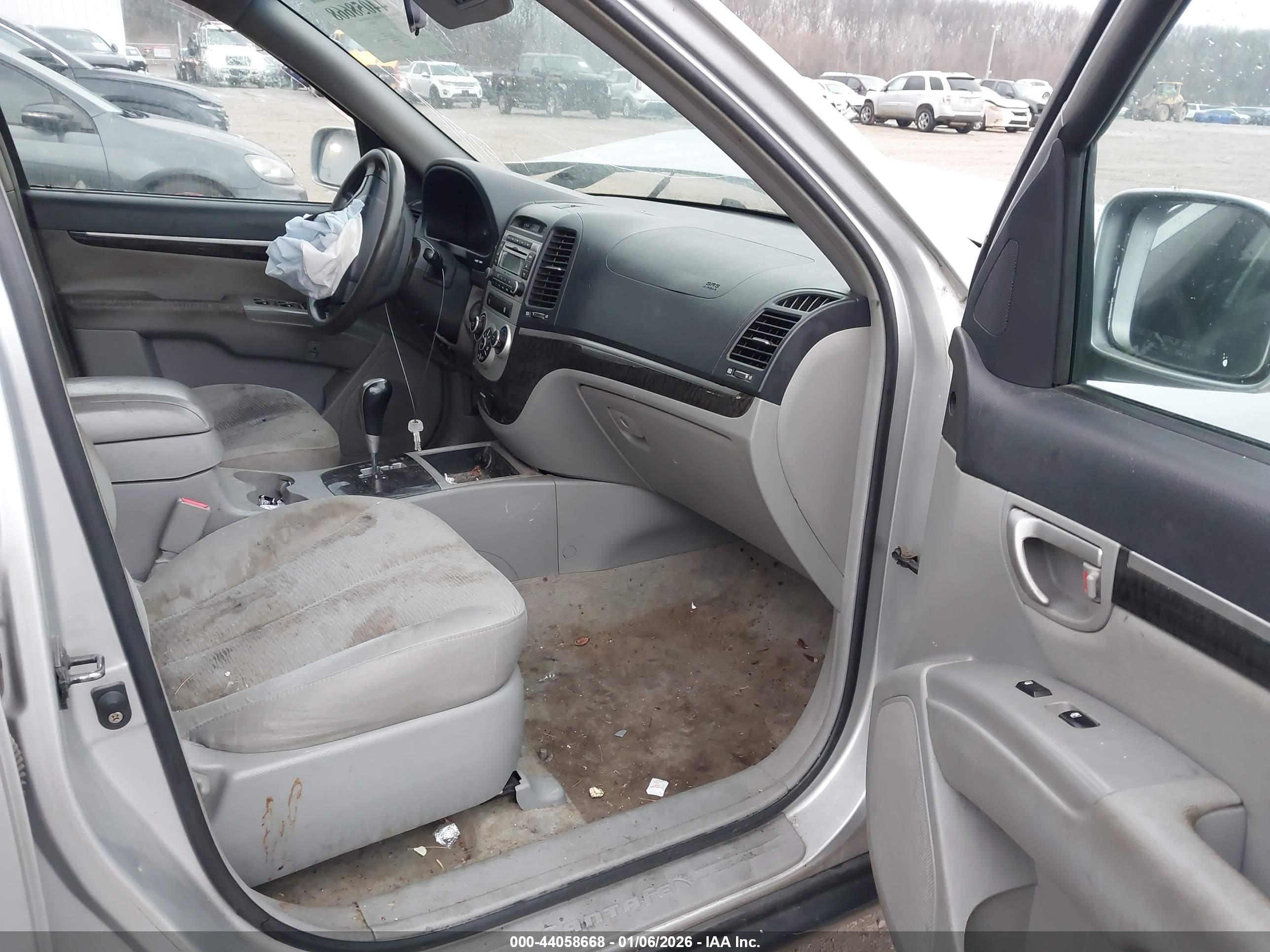 HYUNDAI SANTA image 5