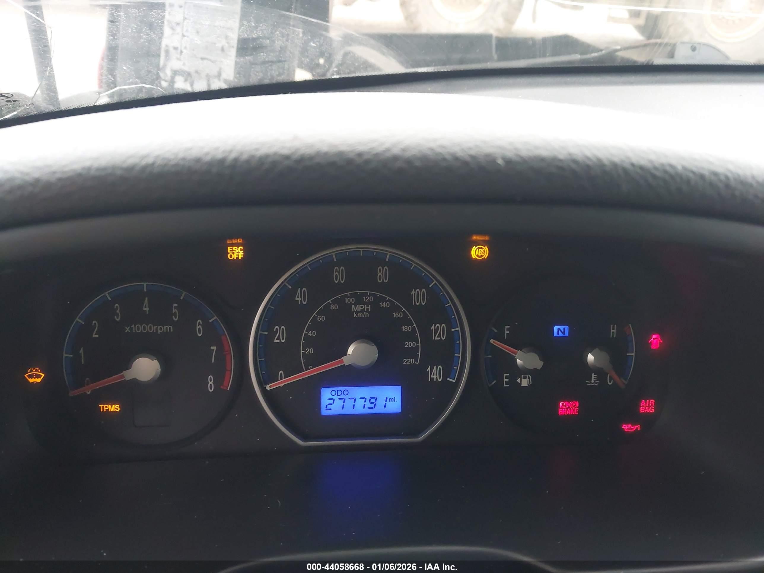 HYUNDAI SANTA image 7