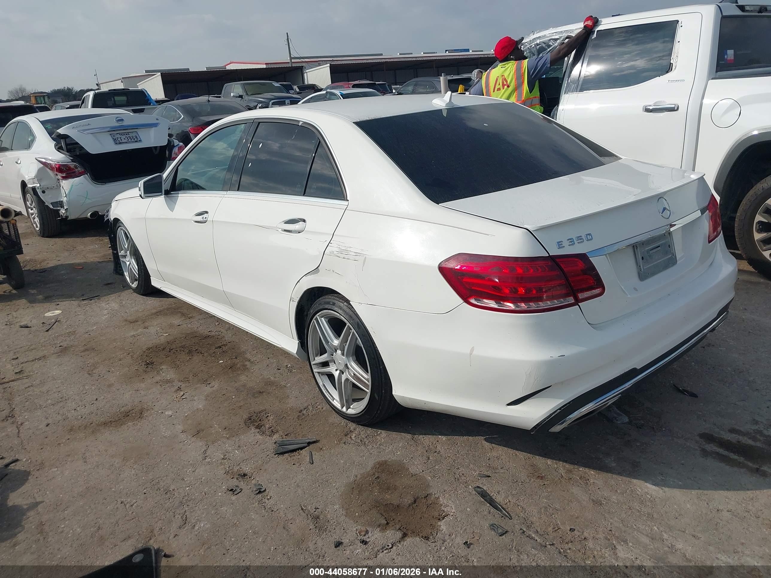 MERCEDES-BENZ E image 3