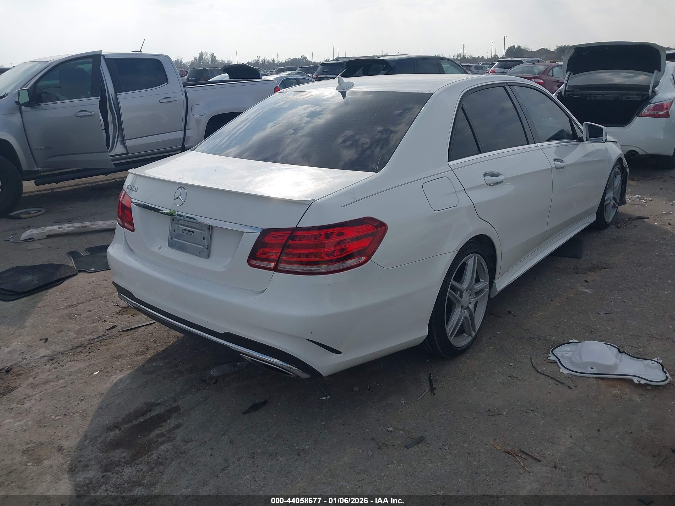 MERCEDES-BENZ E image 4