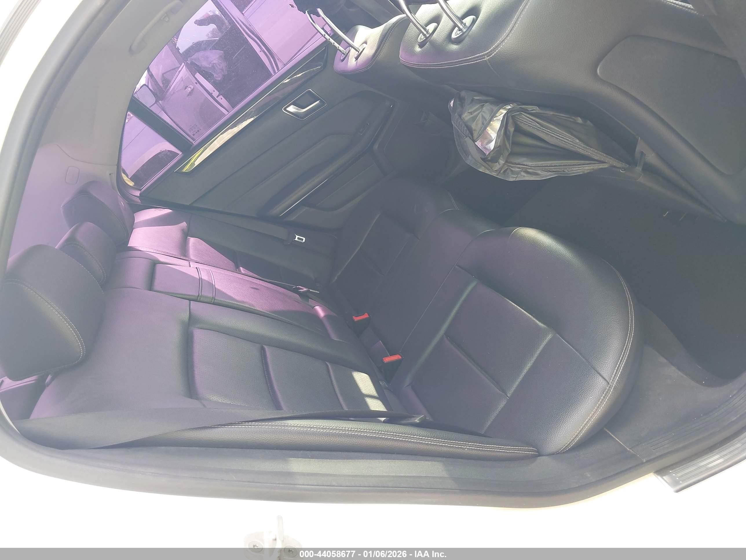 MERCEDES-BENZ E image 8