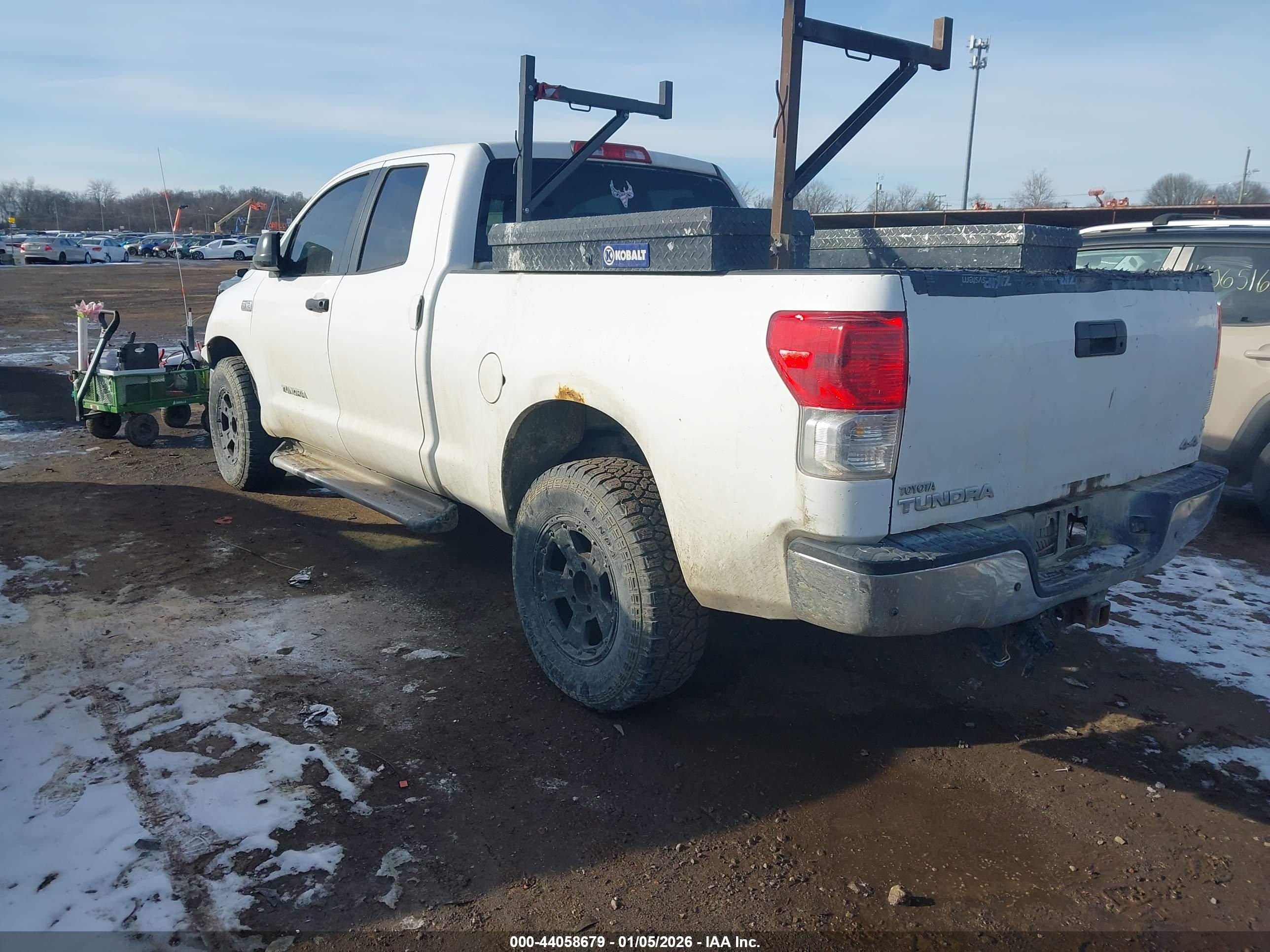 TOYOTA TUNDRA image 3