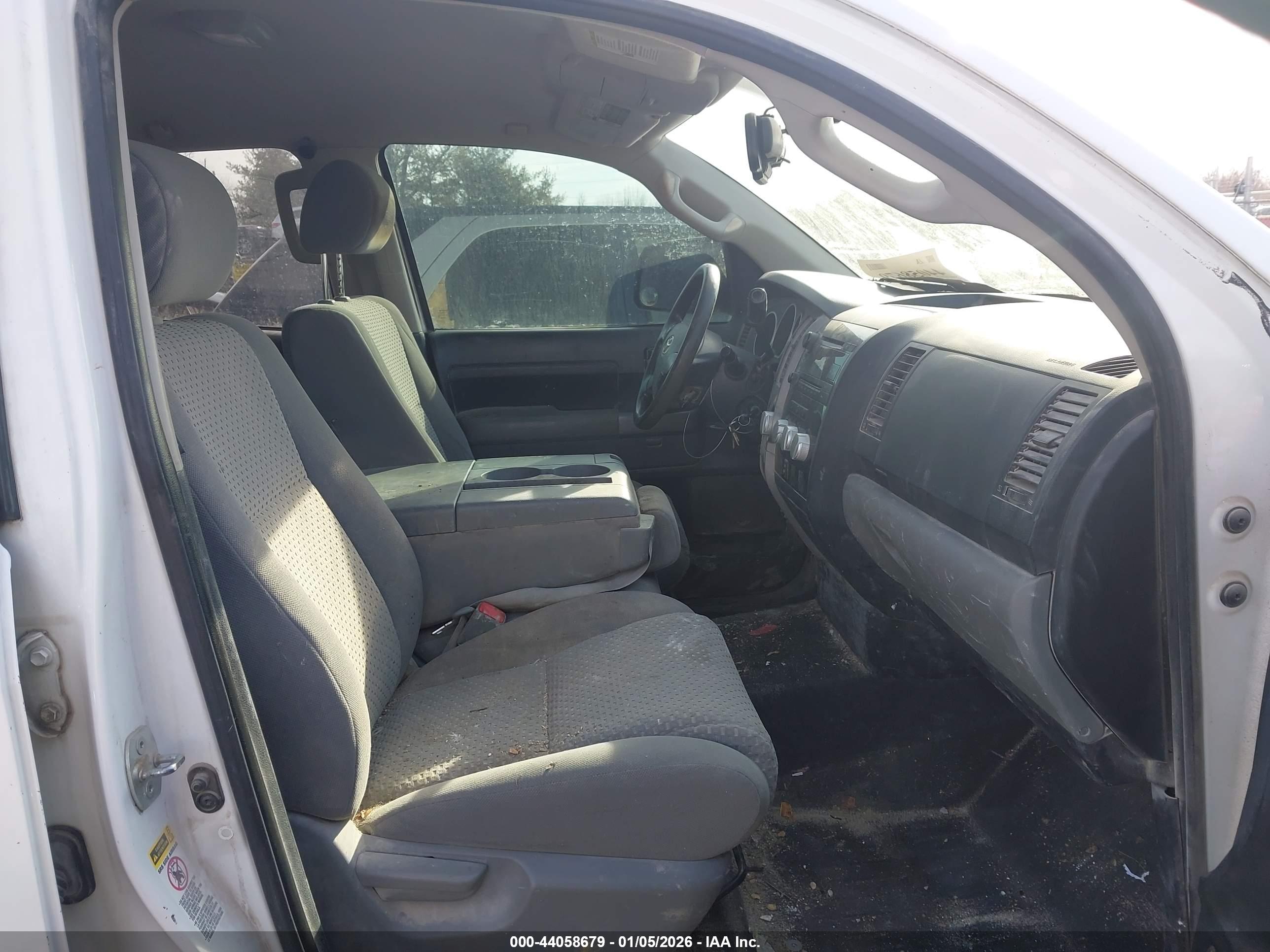 TOYOTA TUNDRA image 5