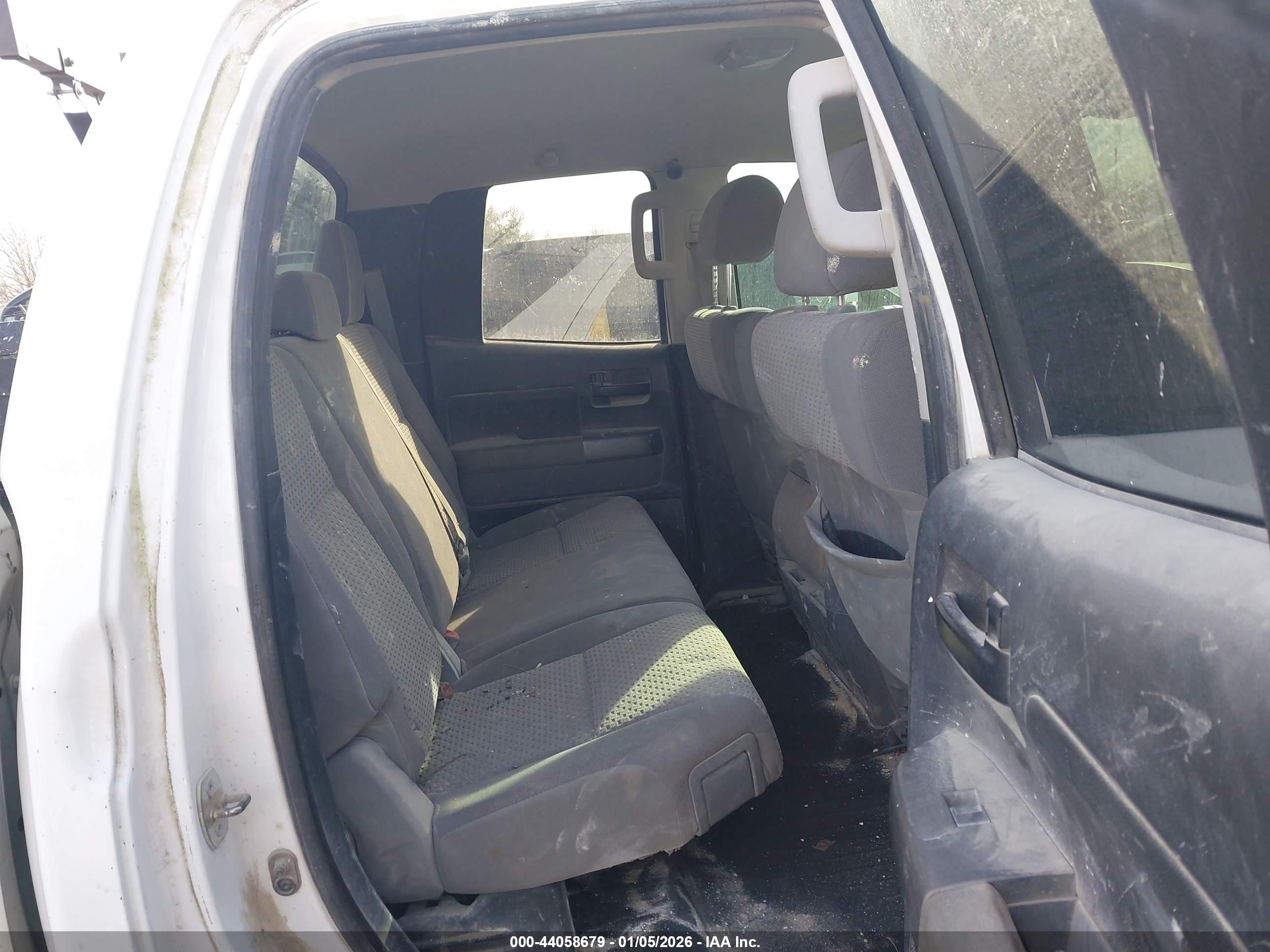 TOYOTA TUNDRA image 8