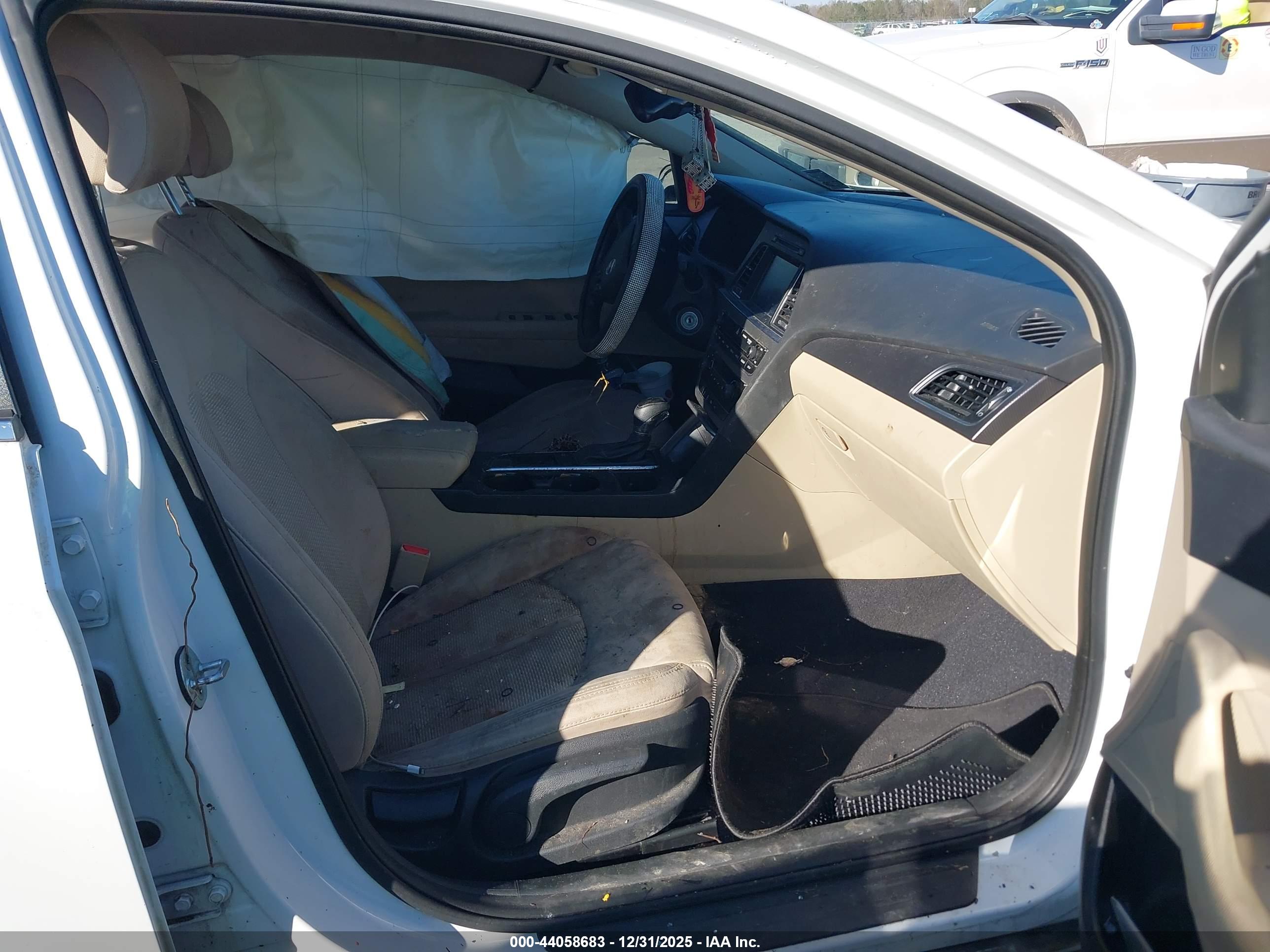HYUNDAI SONATA image 5