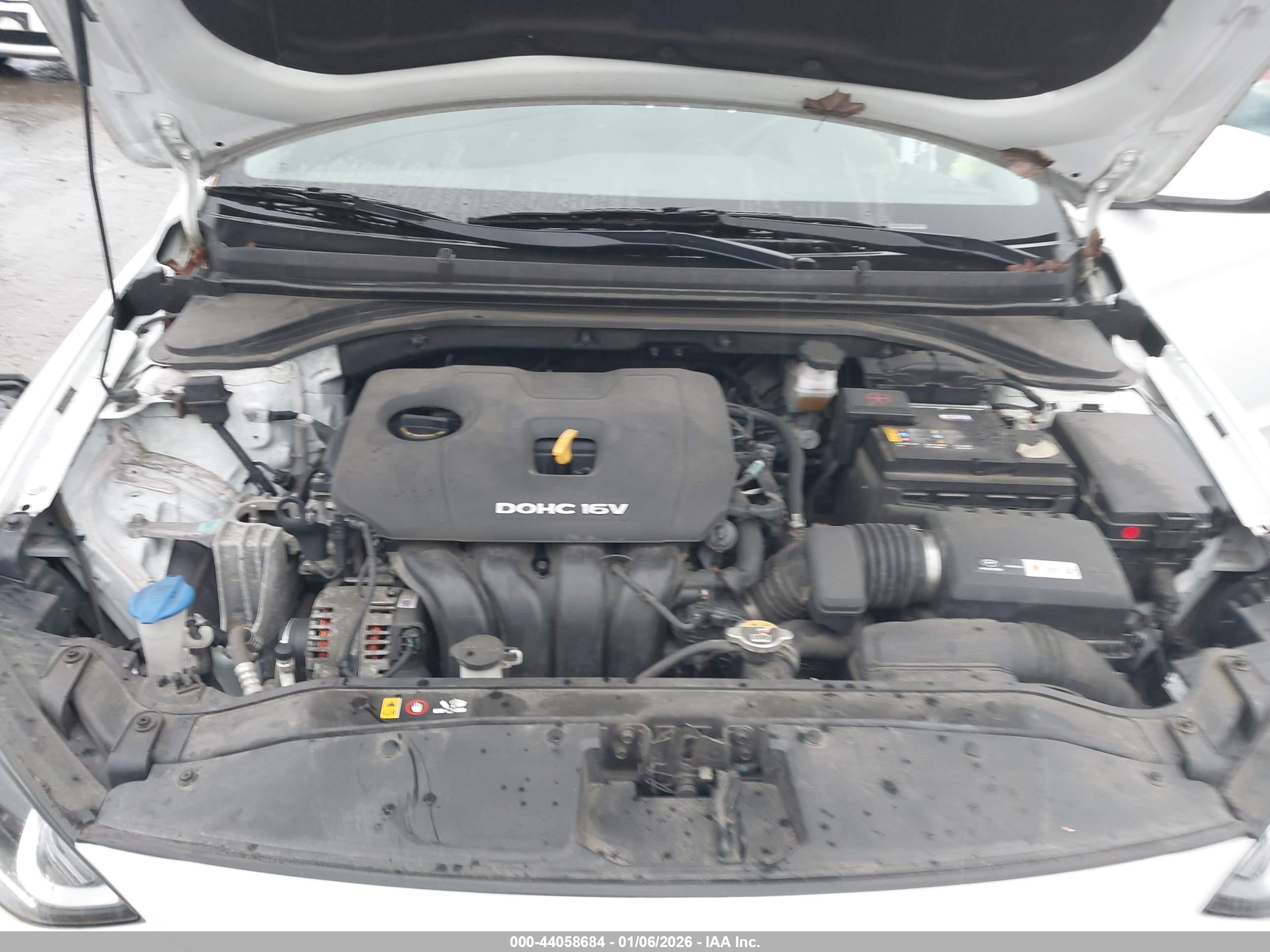HYUNDAI ELANTRA image 10