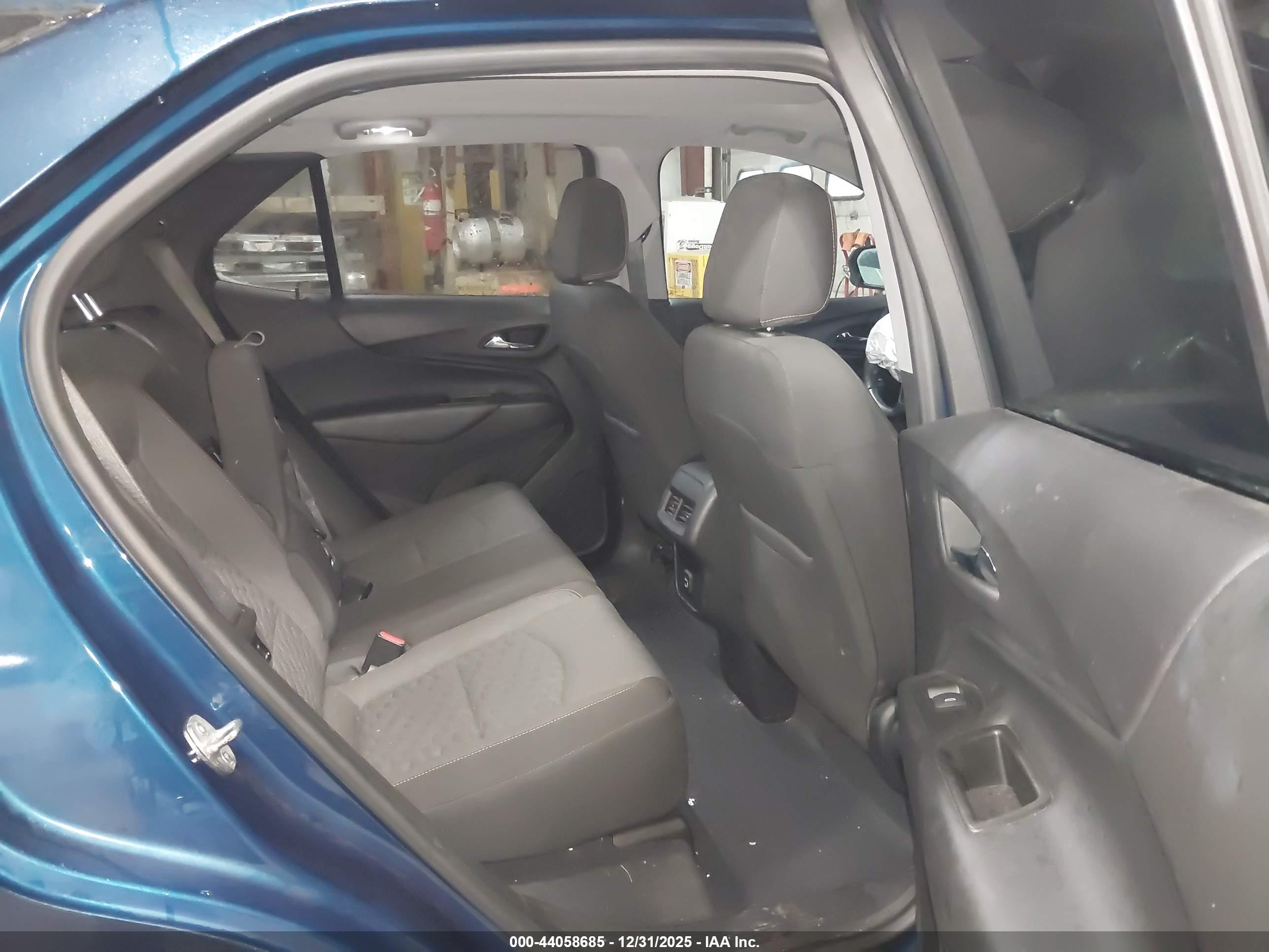 CHEVROLET EQUINOX image 8