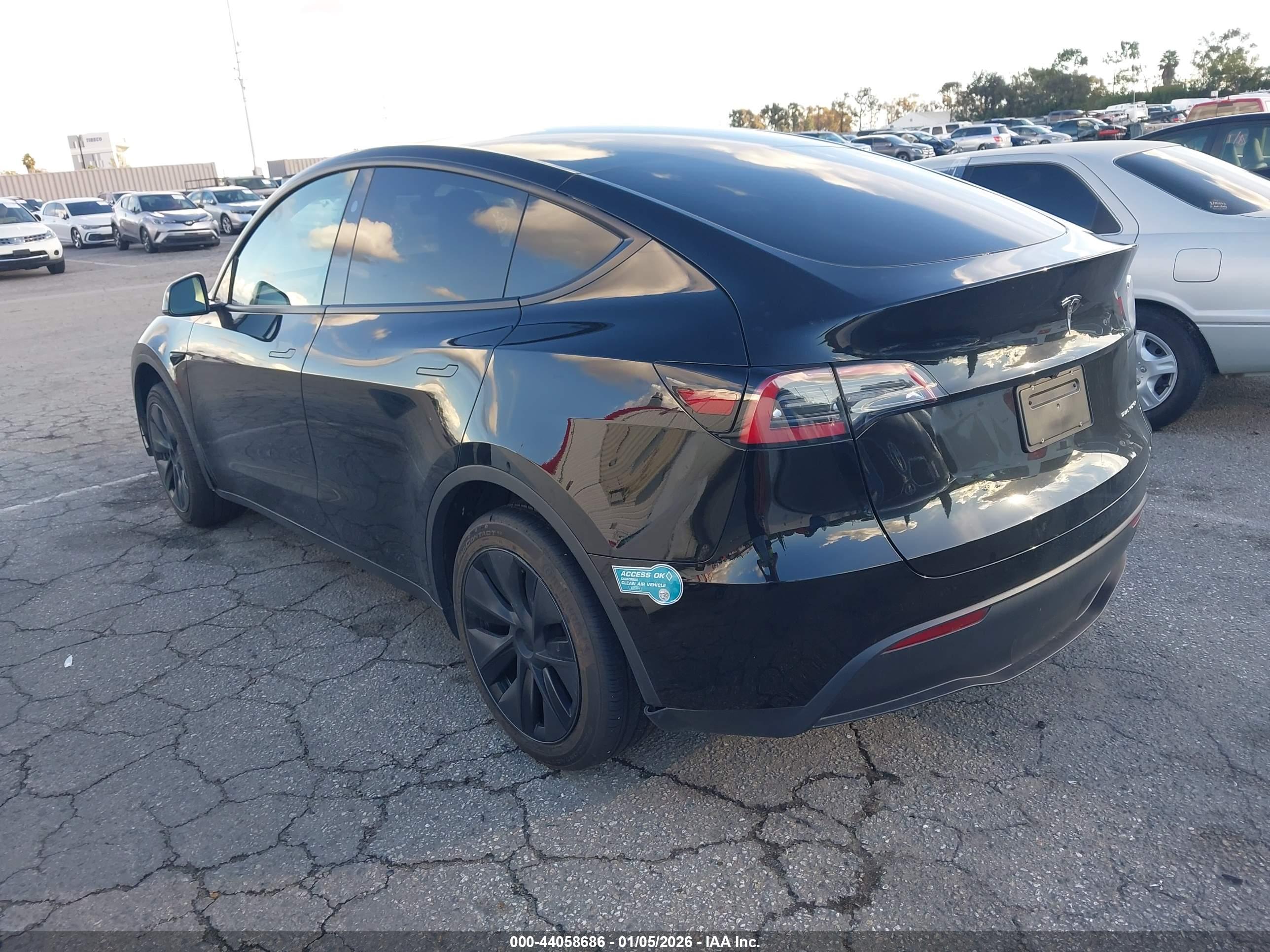 TESLA MODEL image 3