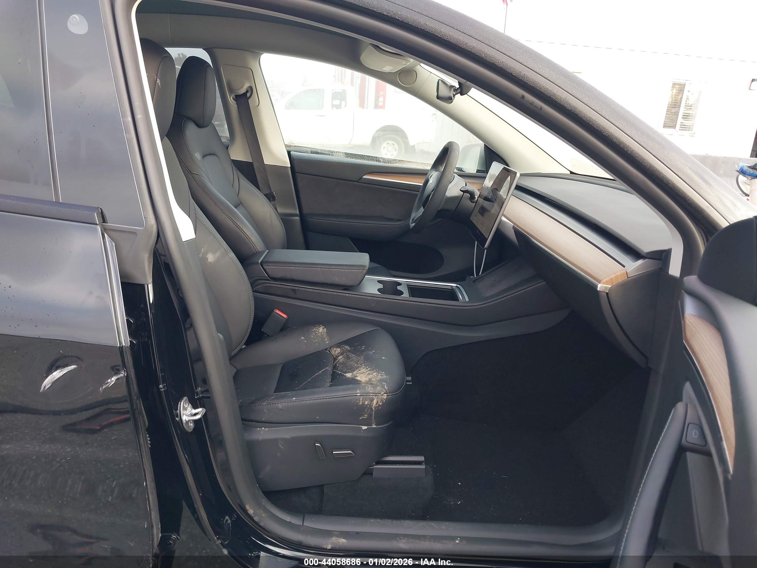 TESLA MODEL image 5