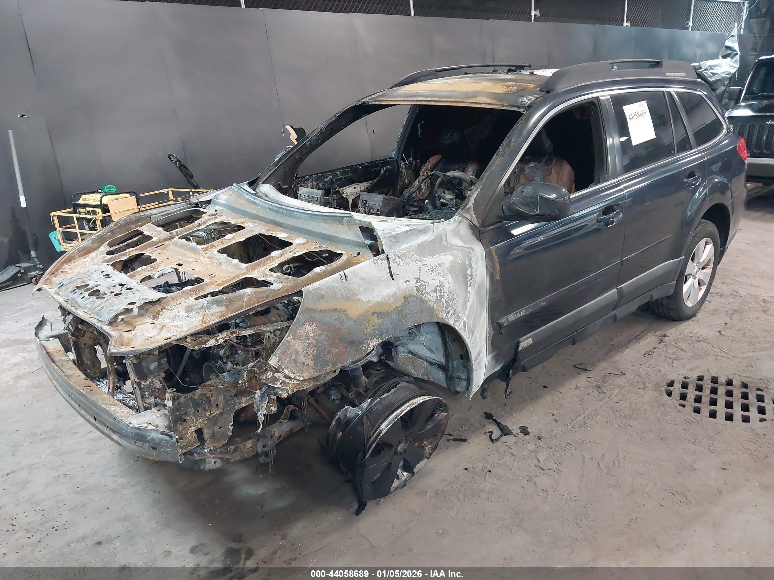 SUBARU OUTBACK image 2
