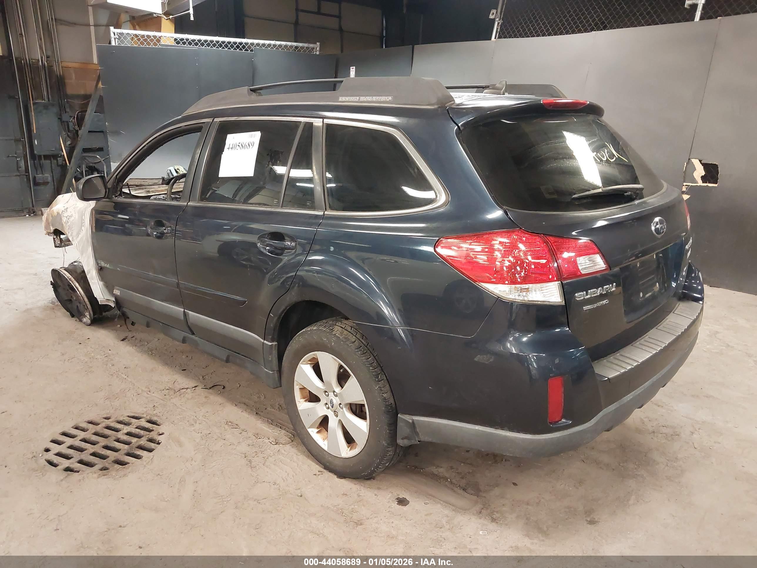 SUBARU OUTBACK image 3