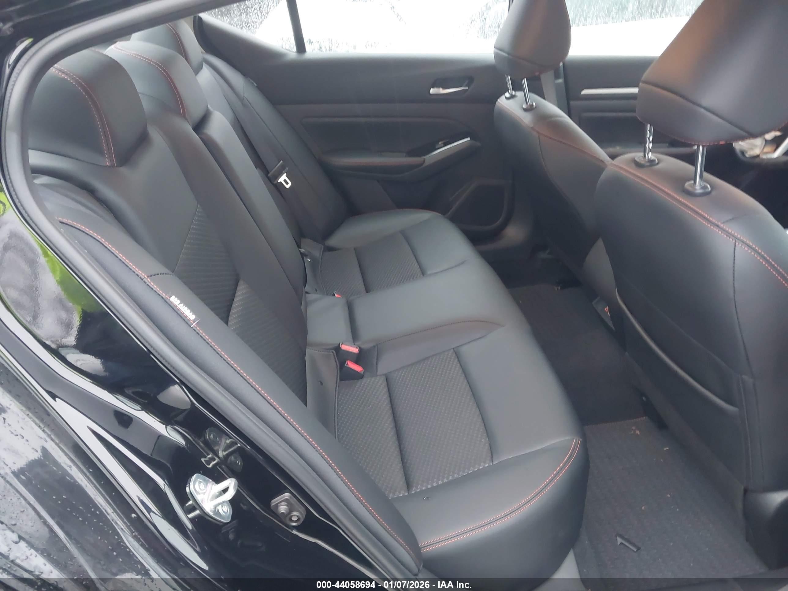 NISSAN ALTIMA image 8