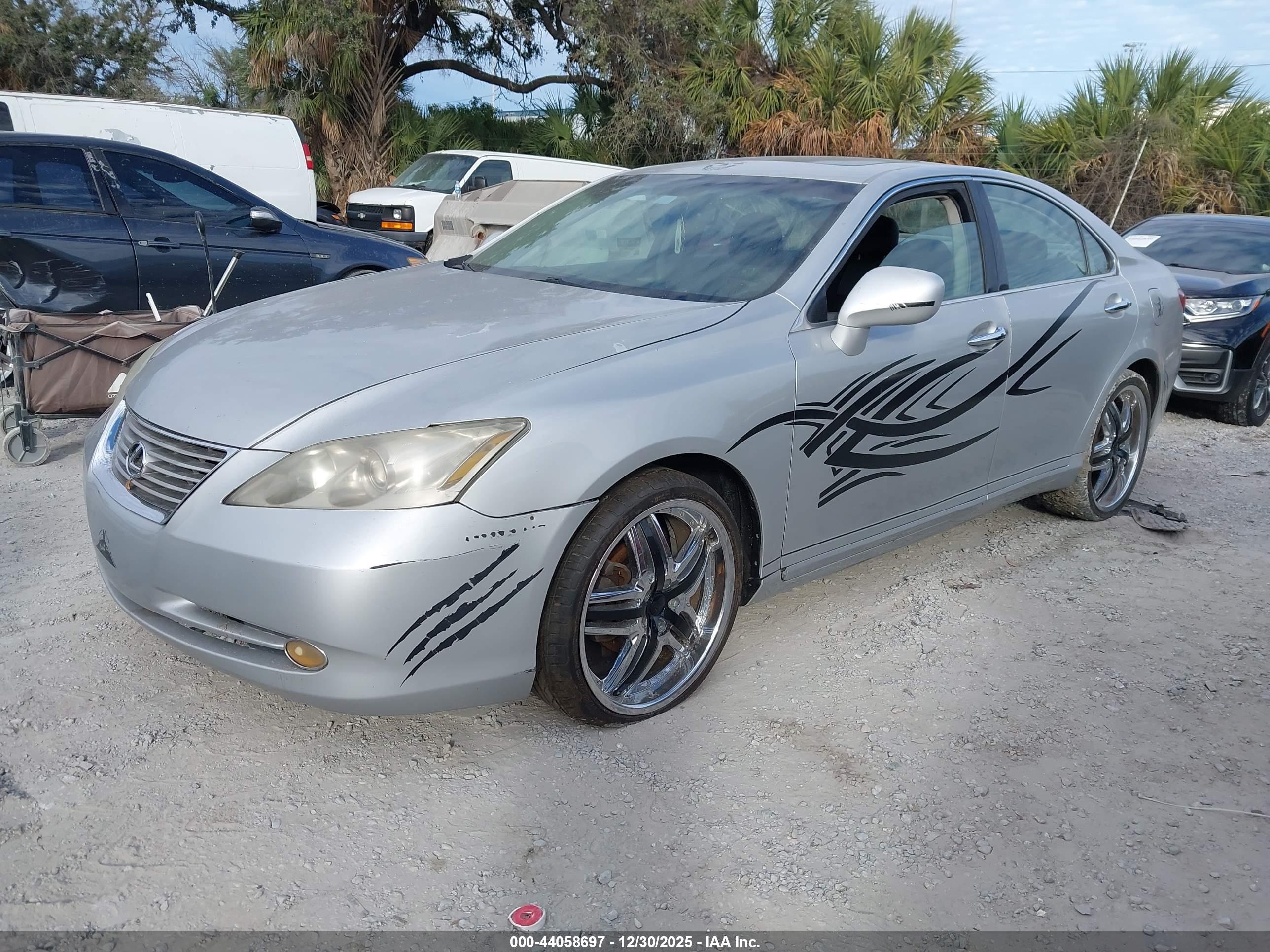 LEXUS ES image 2