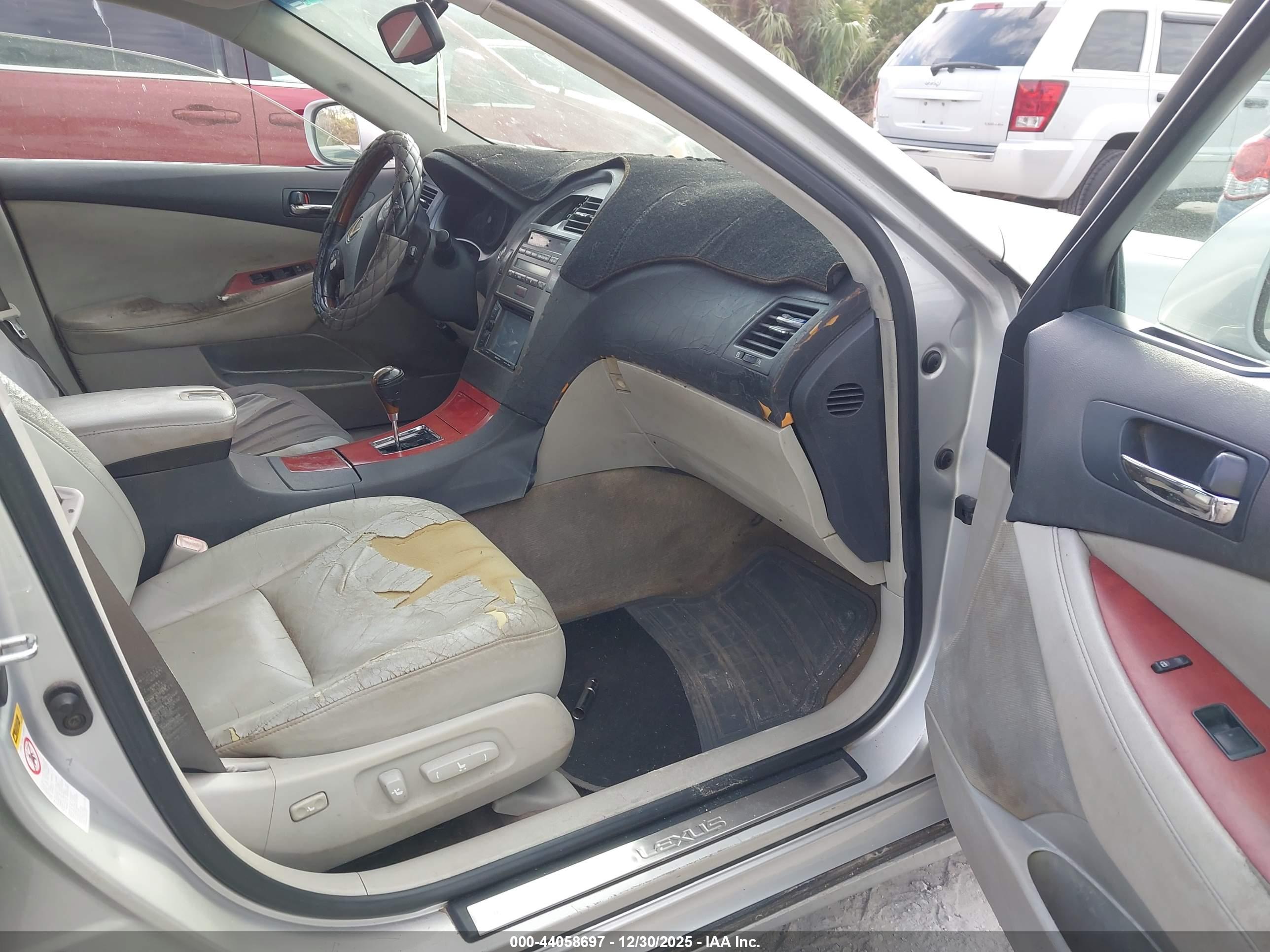LEXUS ES image 5