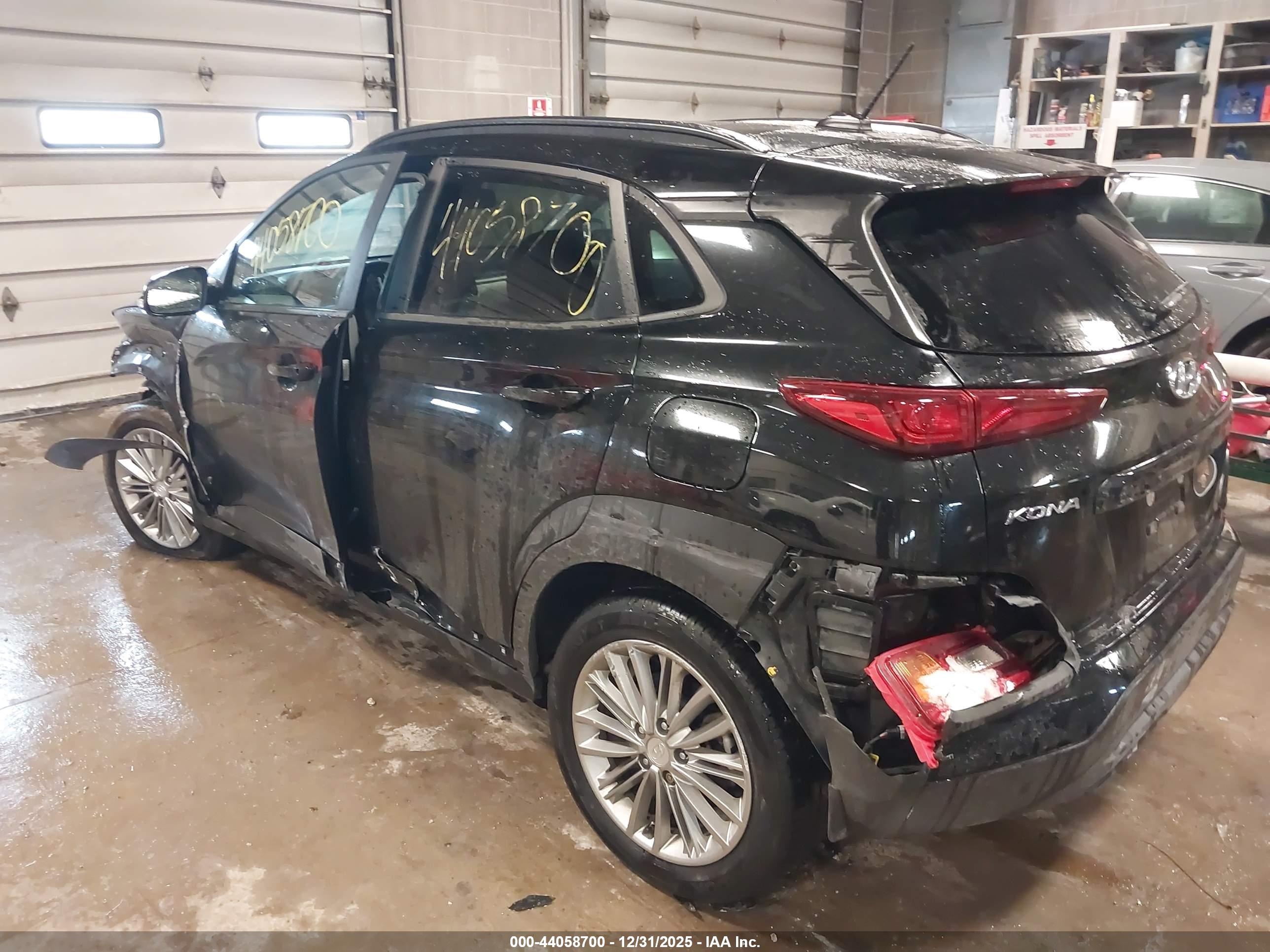 HYUNDAI KONA image 3