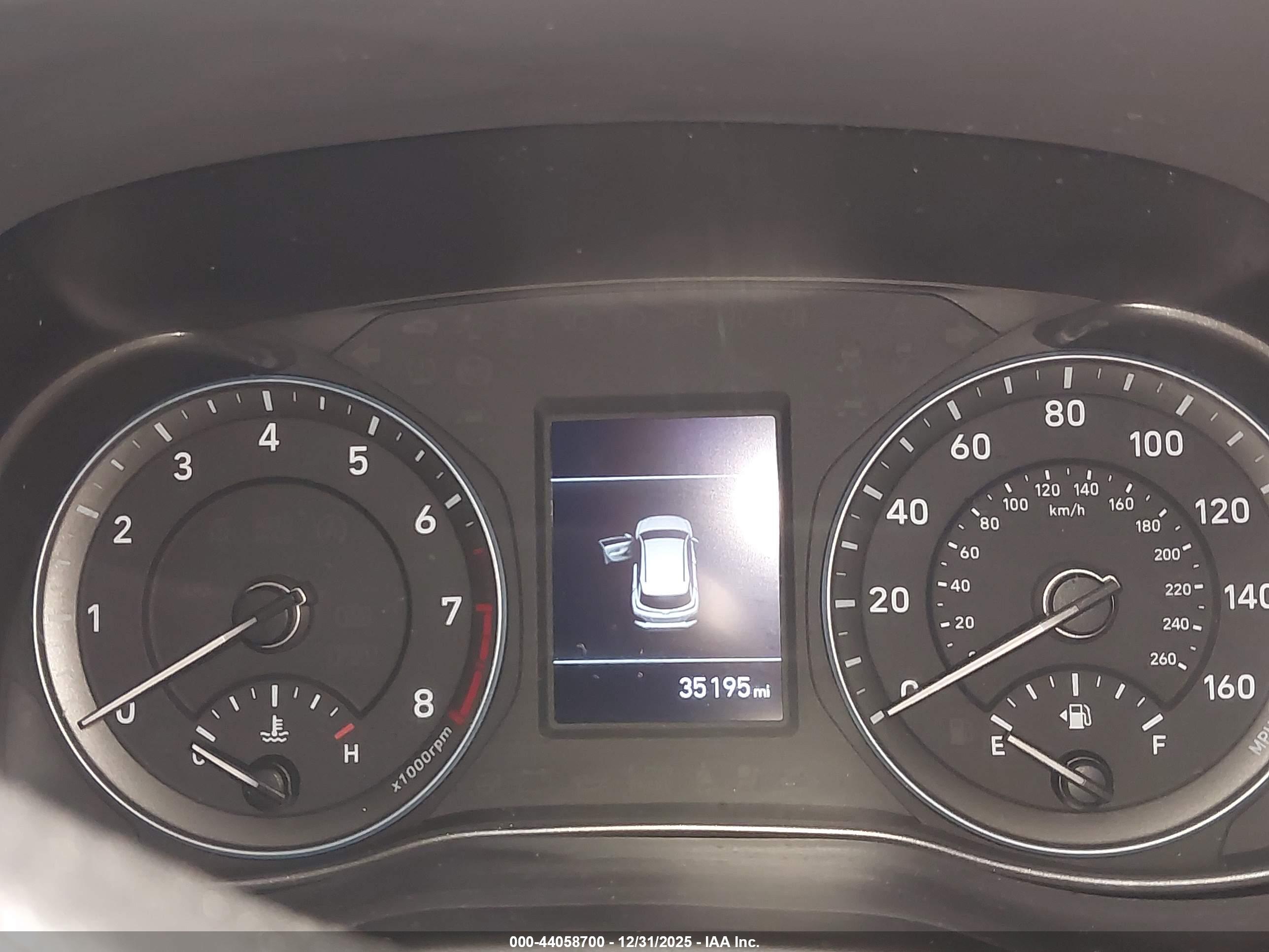 HYUNDAI KONA image 7