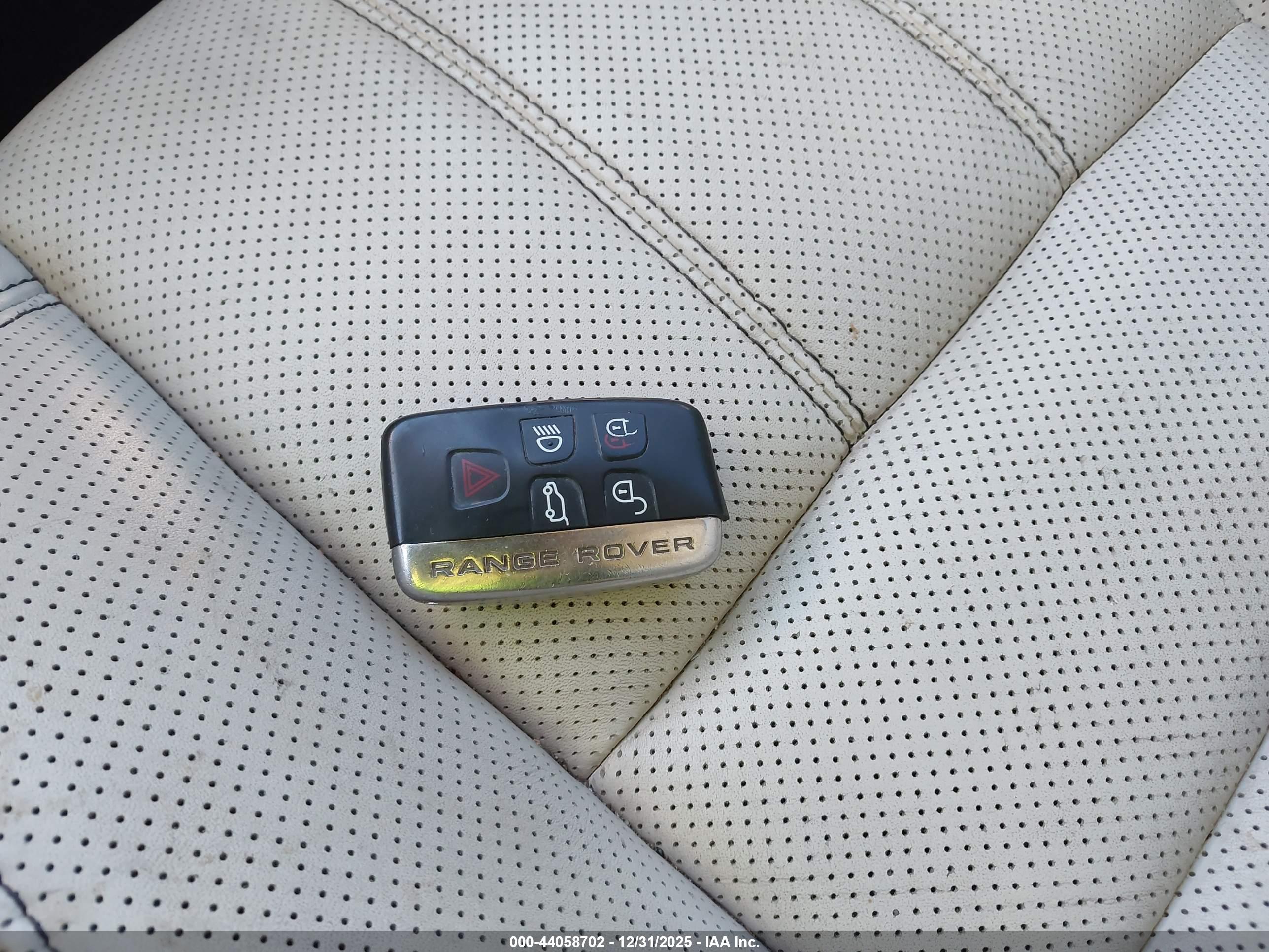 LAND ROVER image 11