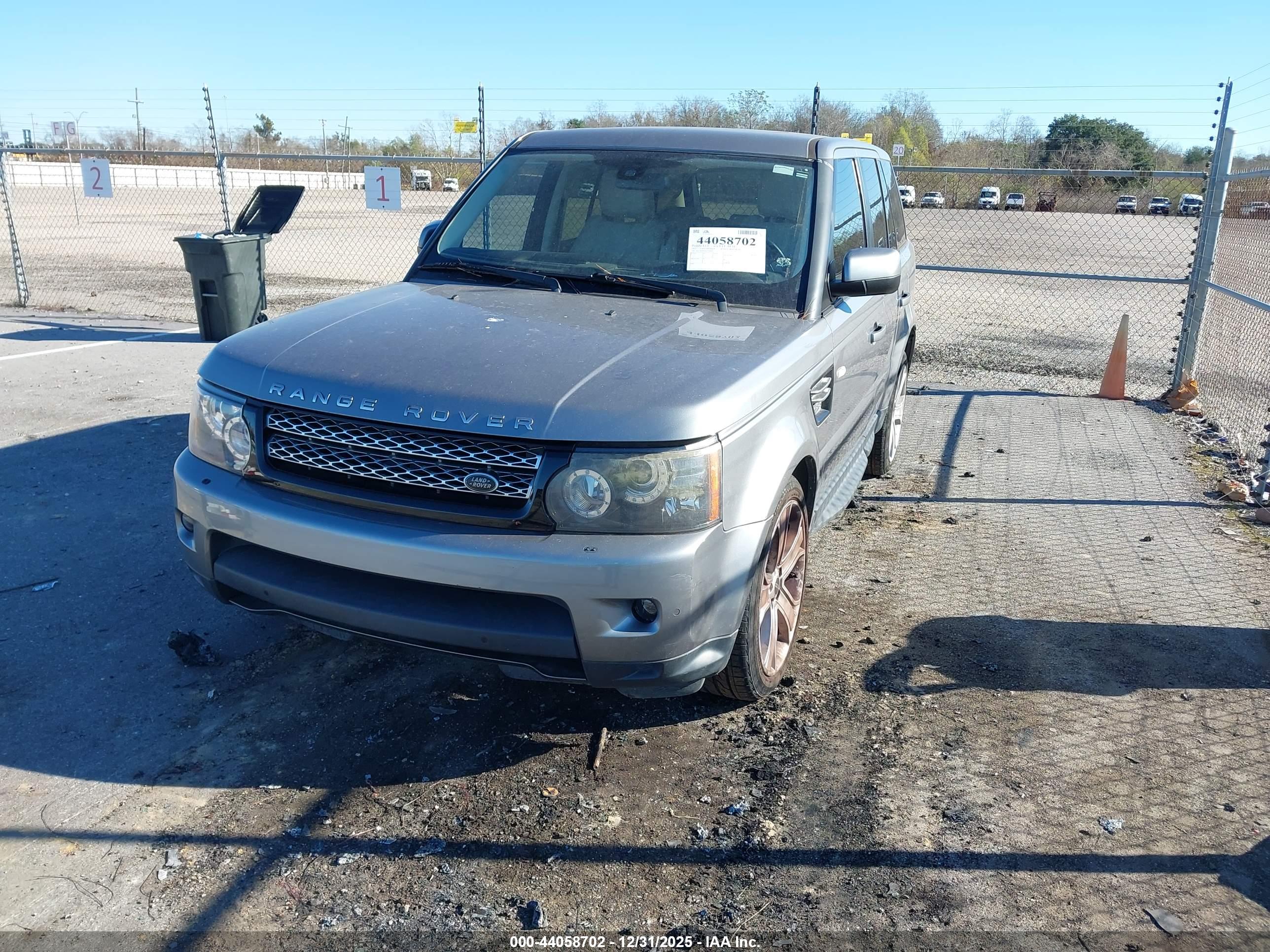 LAND ROVER image 2