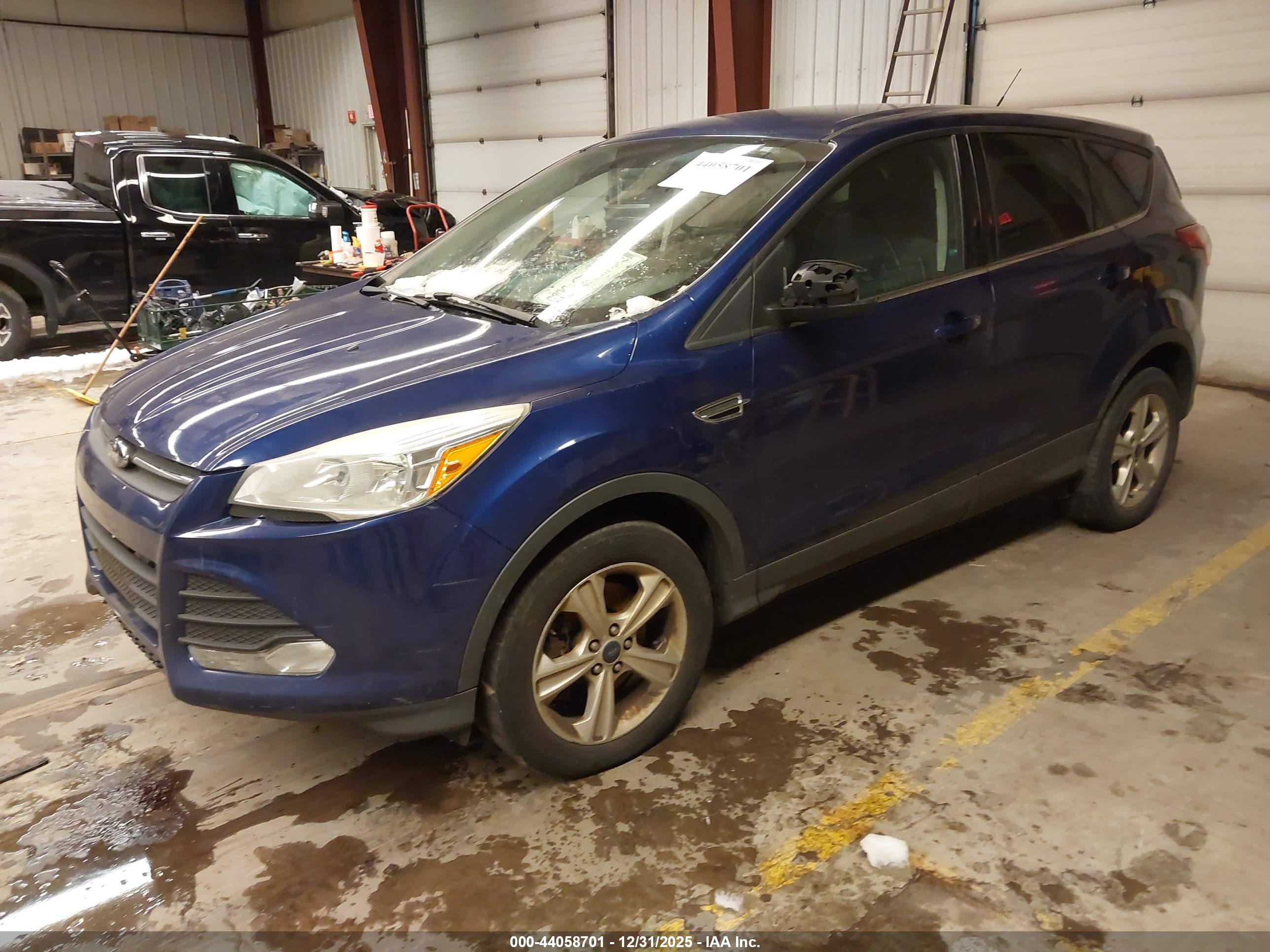 FORD ESCAPE image 2