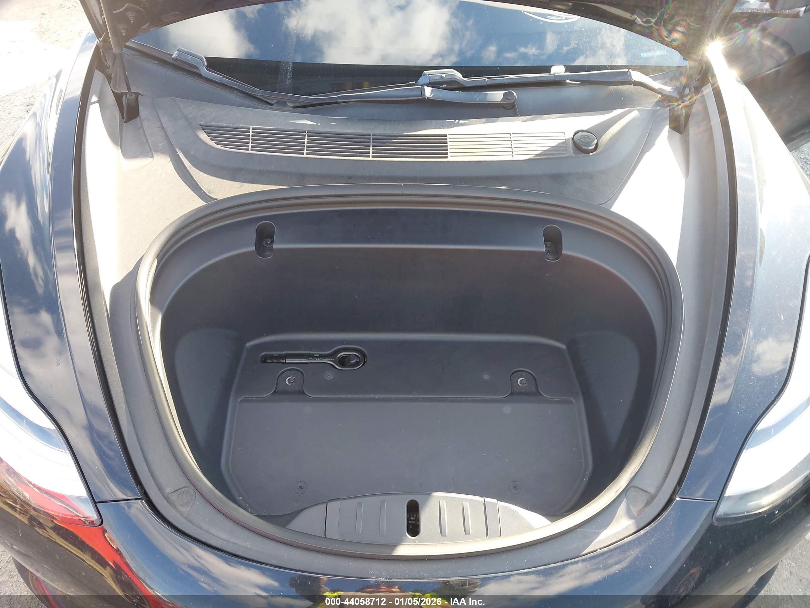 TESLA MODEL image 10
