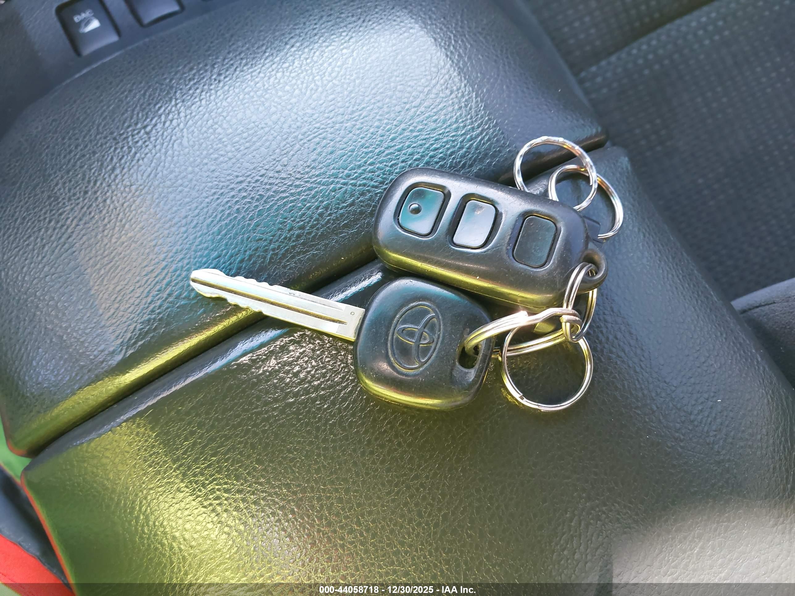TOYOTA 4RUNNER image 11