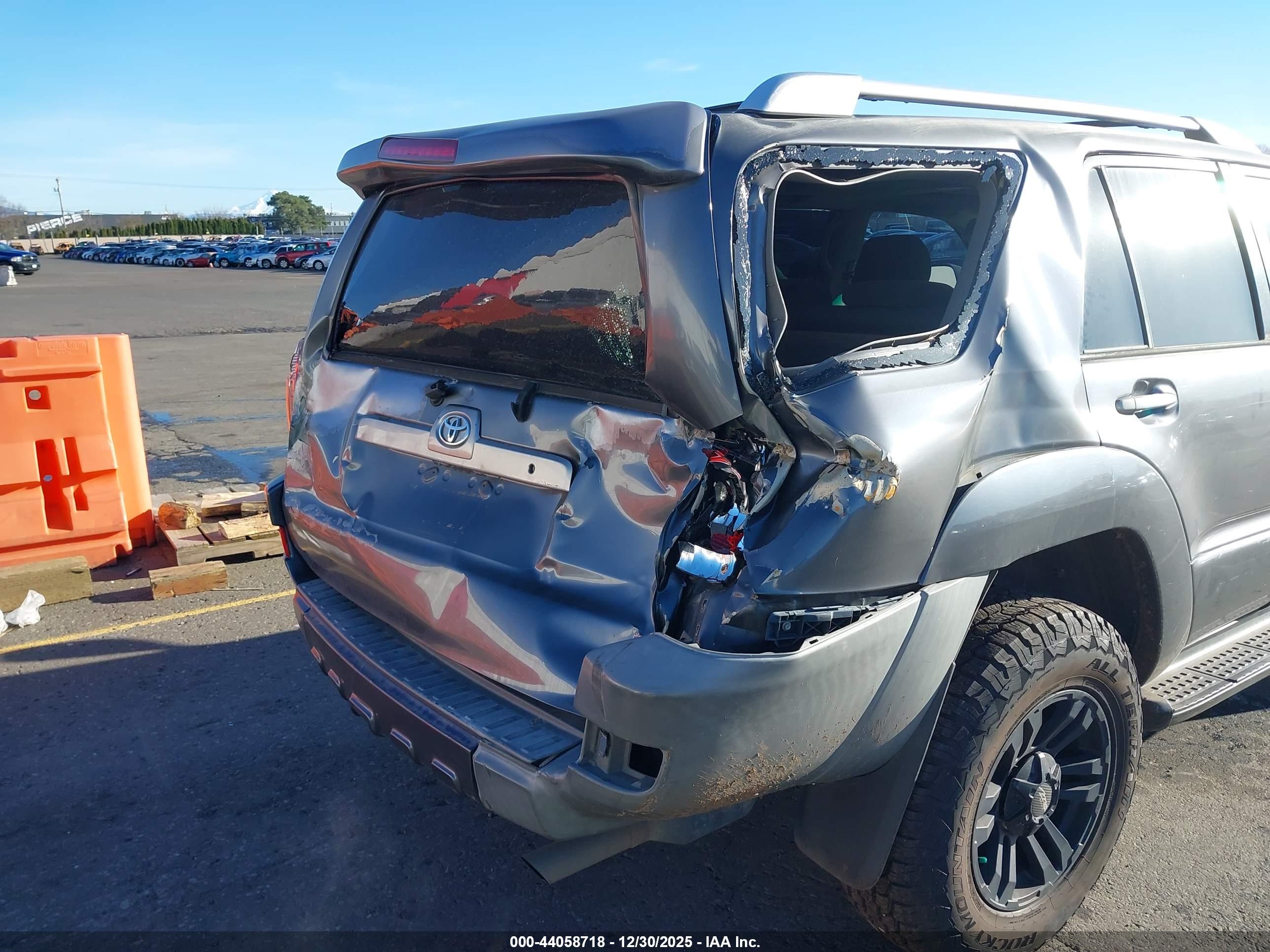 TOYOTA 4RUNNER image 6