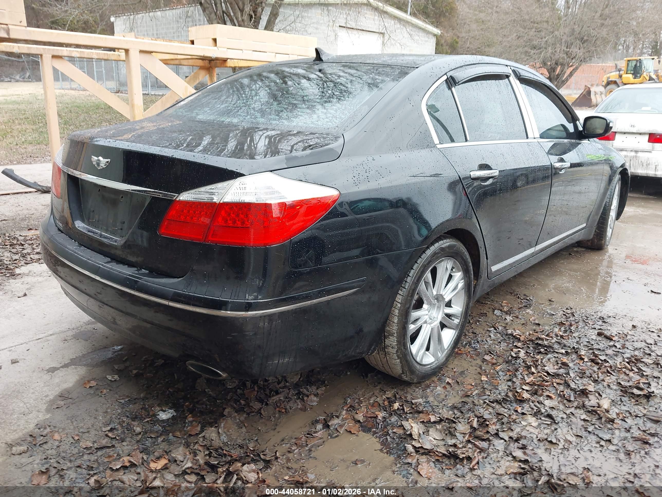 HYUNDAI GENESIS image 4