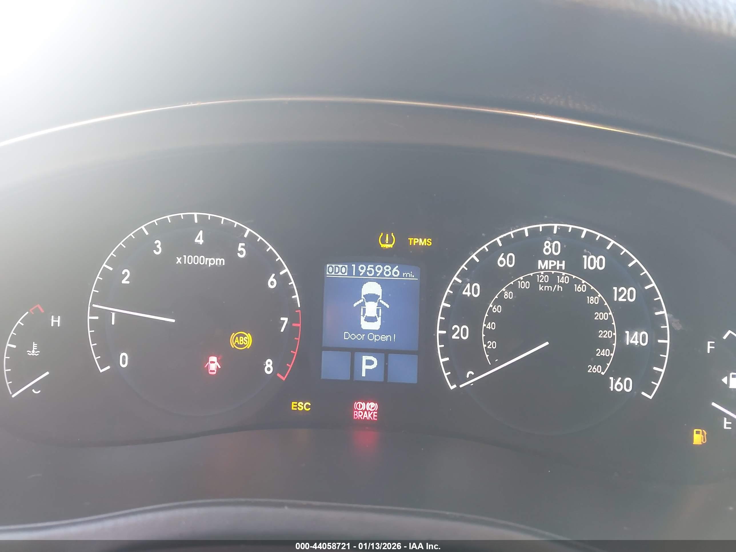 HYUNDAI GENESIS image 7