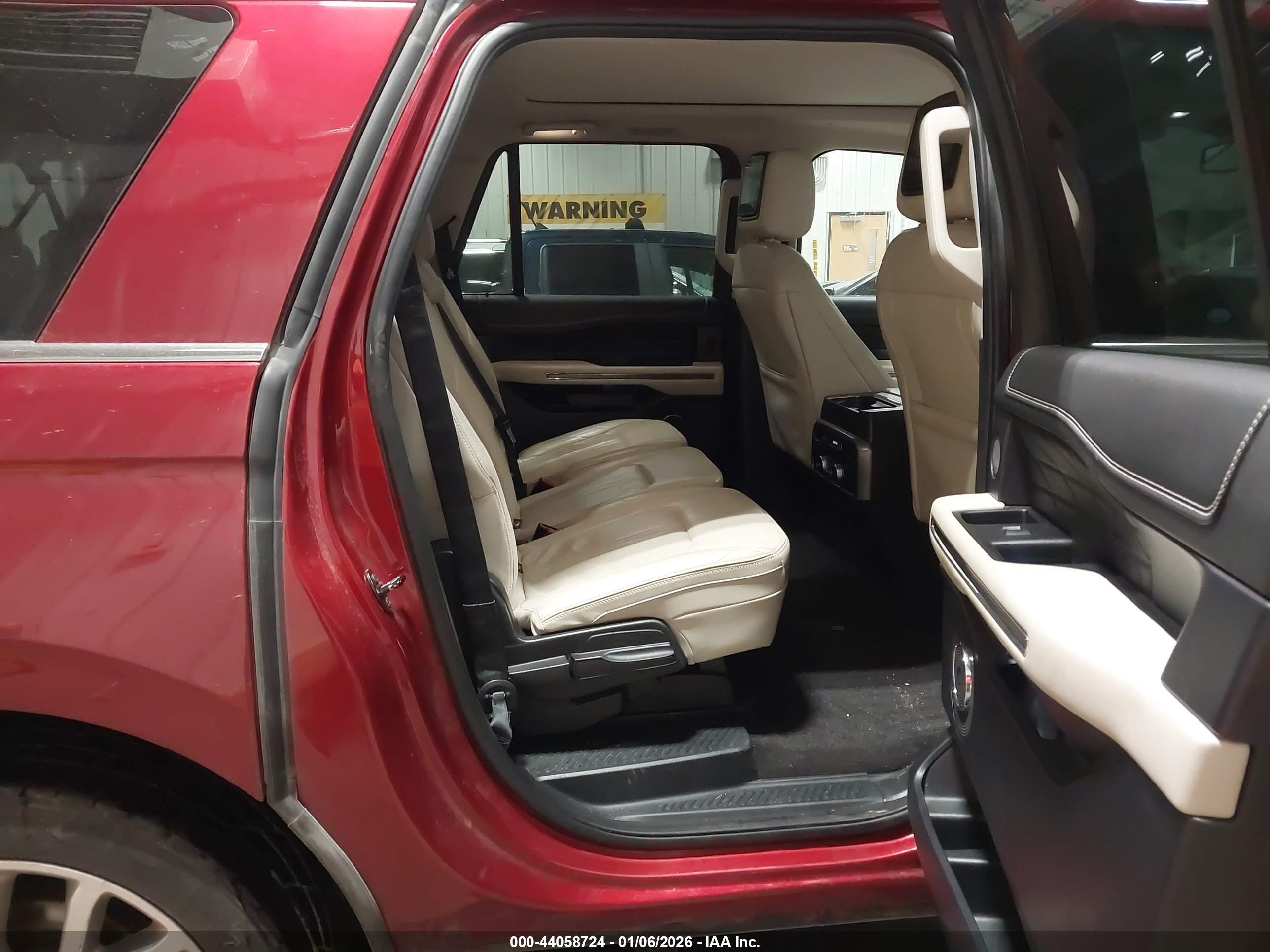 FORD EXPEDITION image 8
