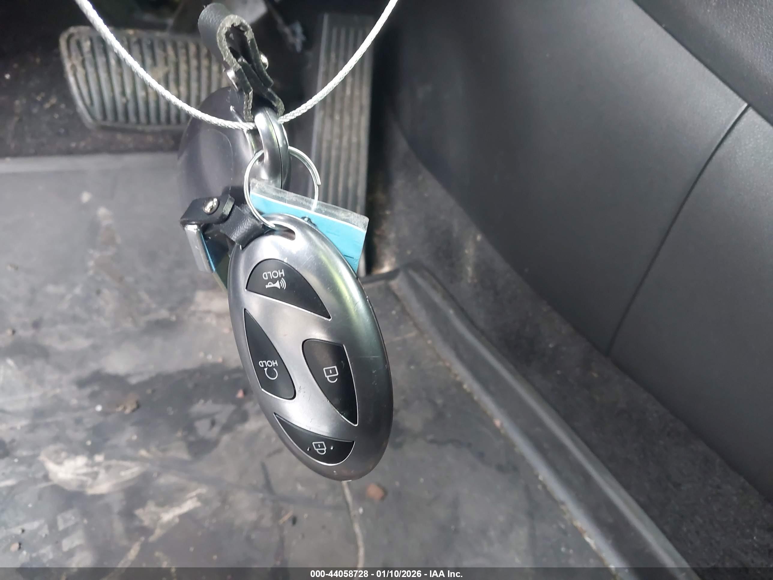 HYUNDAI TUCSON image 11