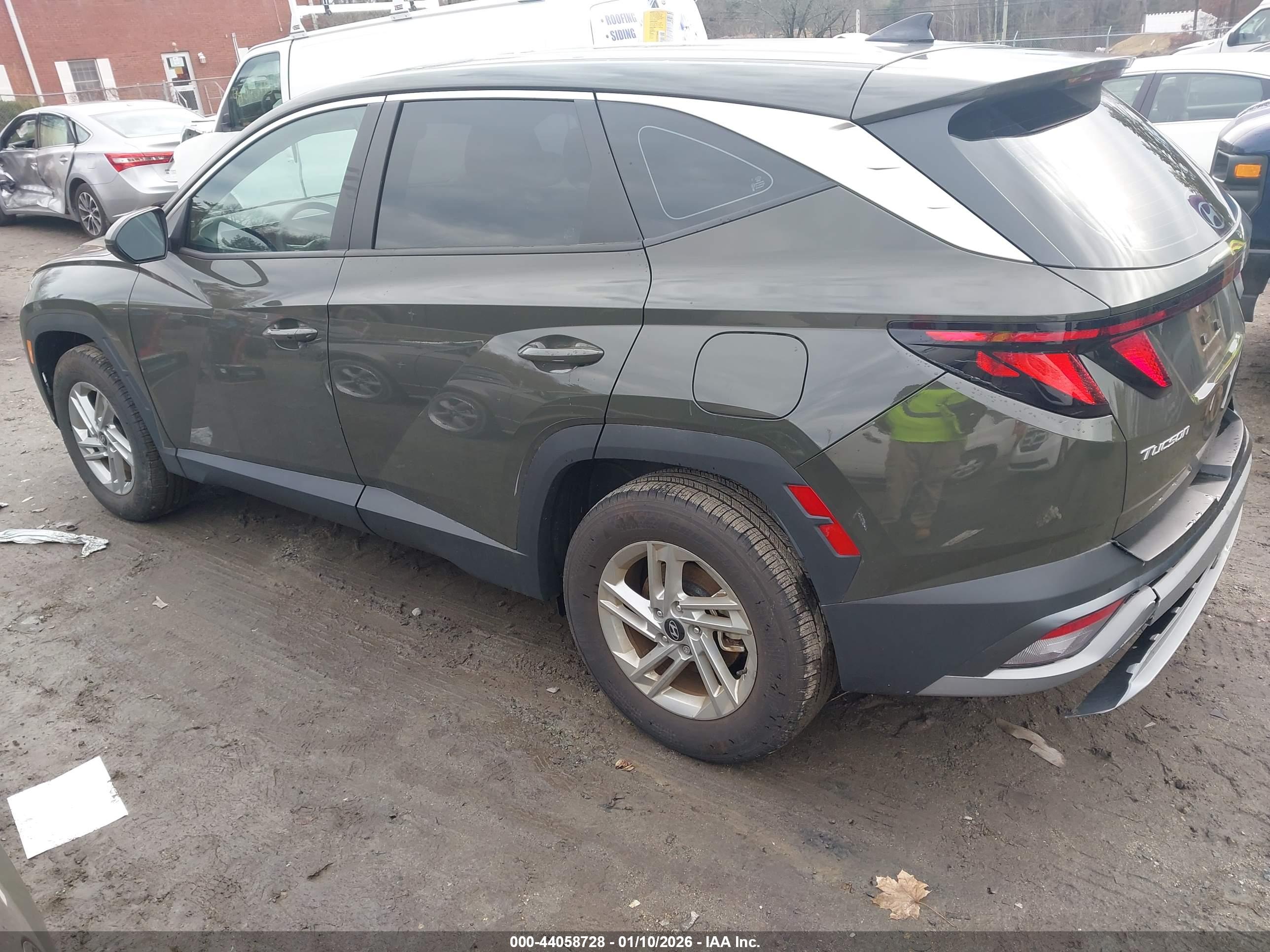 HYUNDAI TUCSON image 3