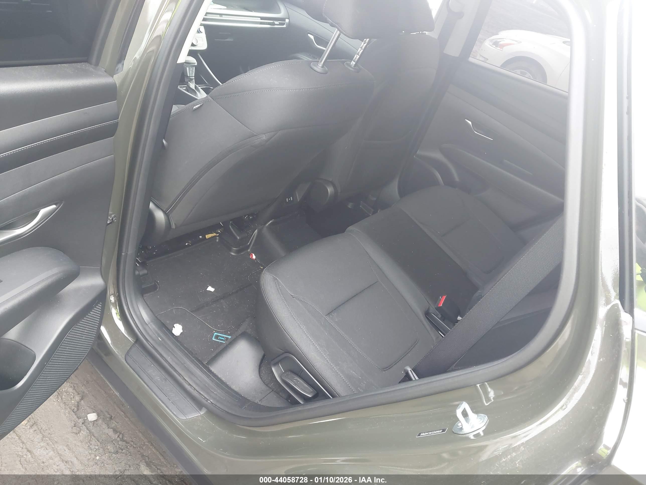 HYUNDAI TUCSON image 8