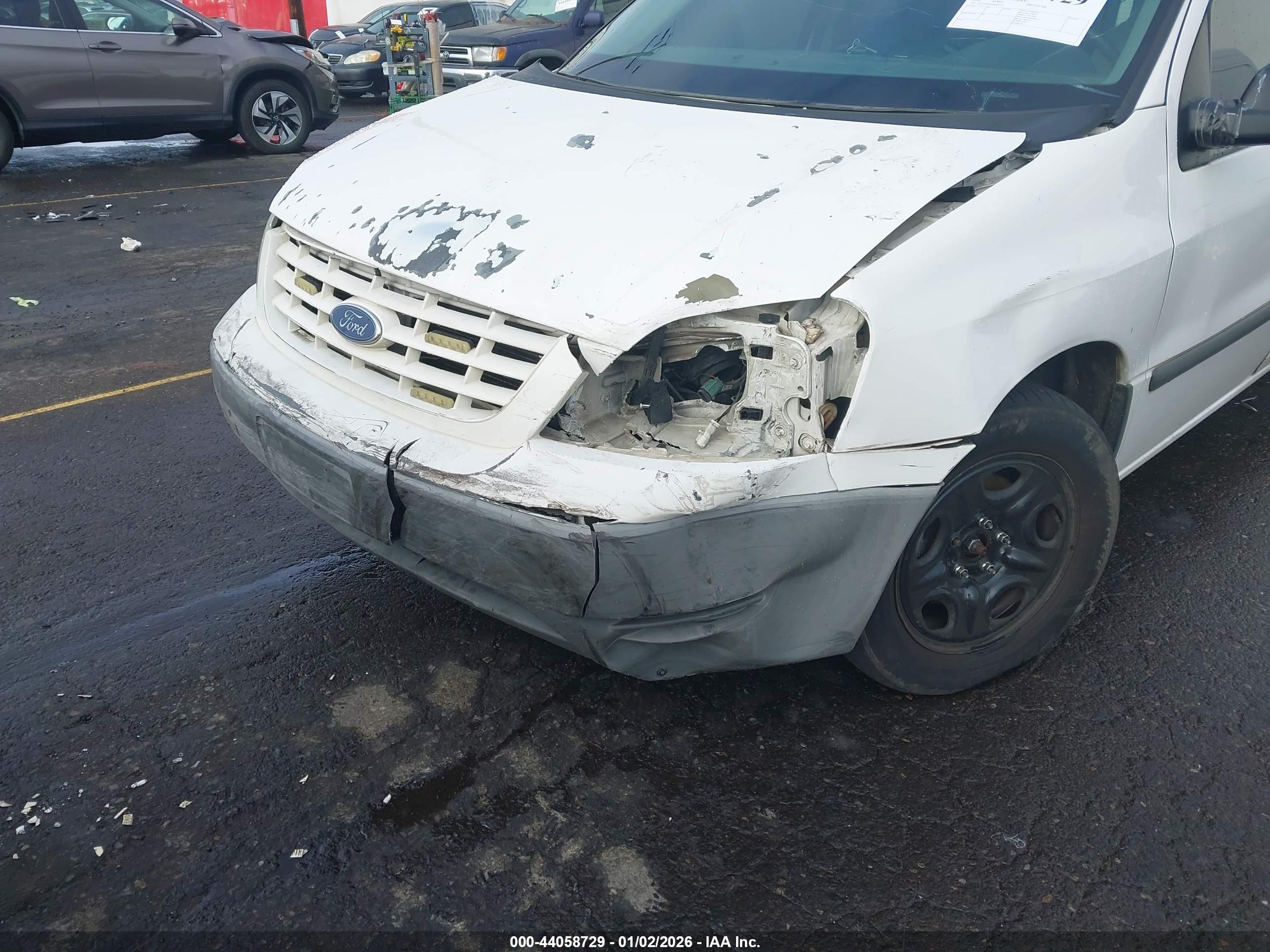 FORD FREESTAR image 6