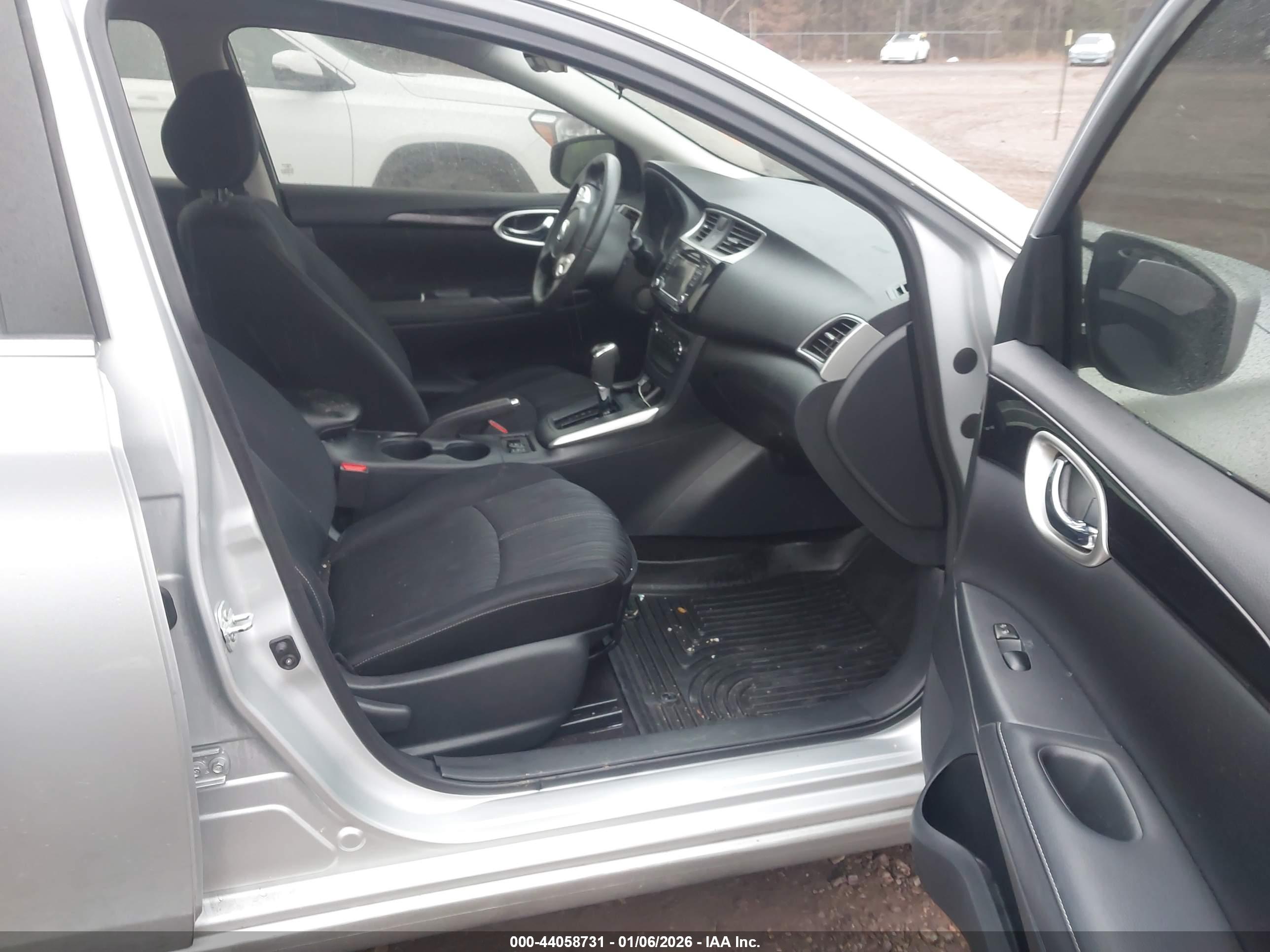 NISSAN SENTRA image 5