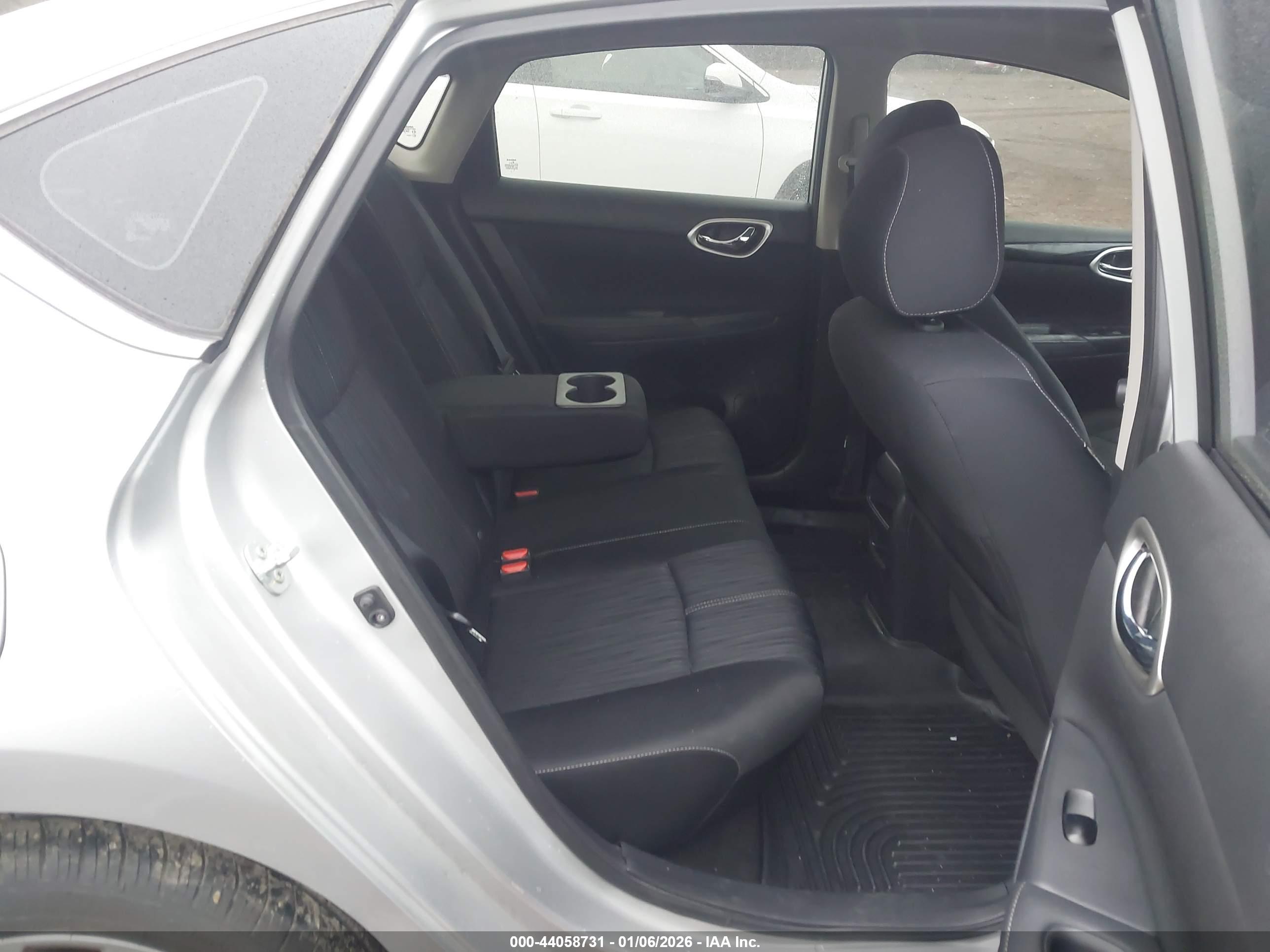 NISSAN SENTRA image 8