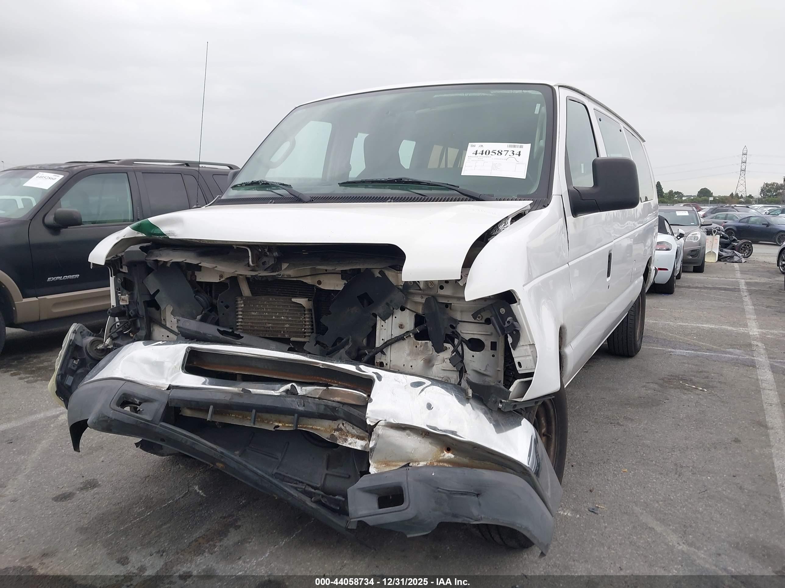 FORD E-350 image 2
