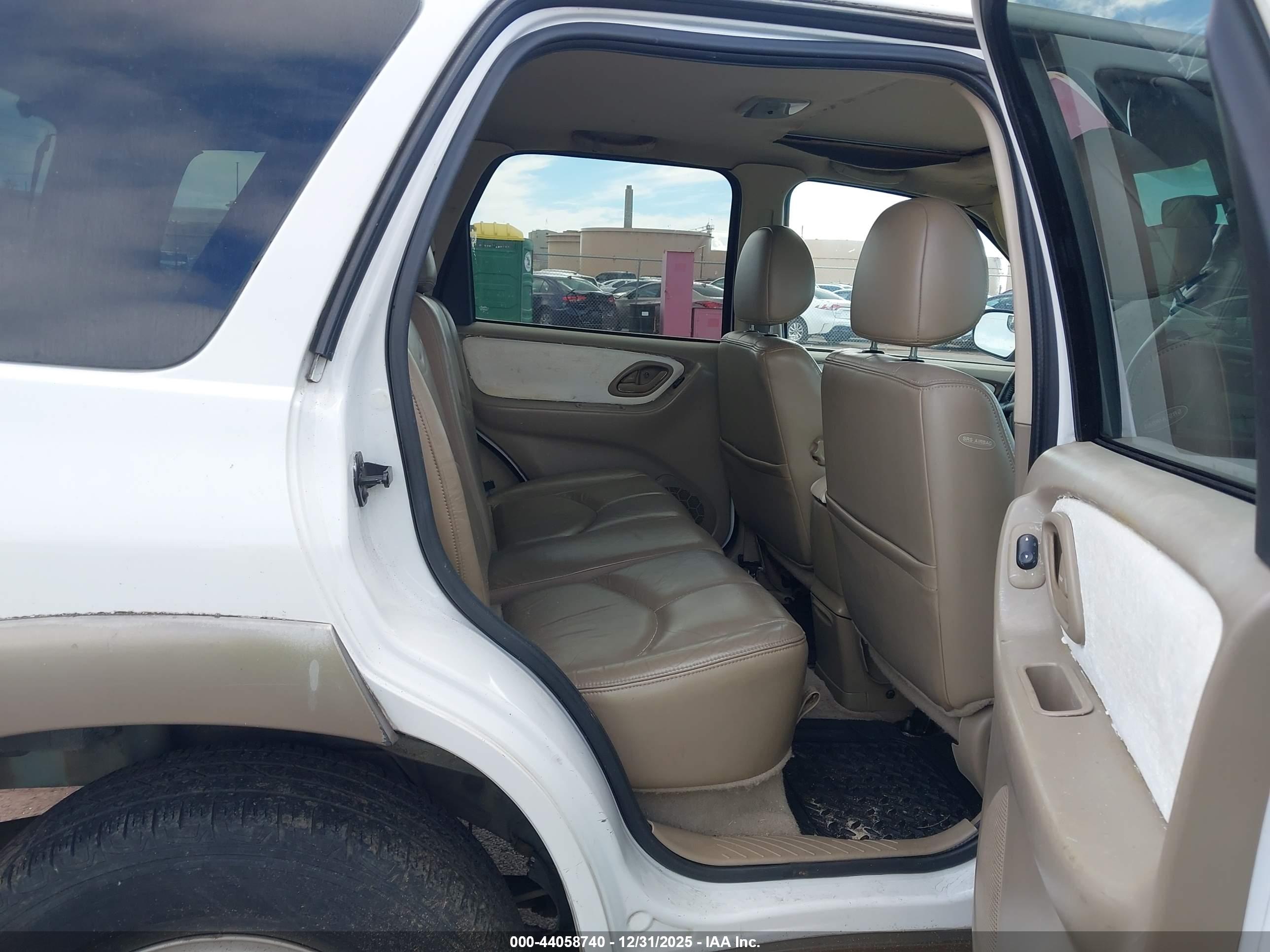 MAZDA TRIBUTE image 8