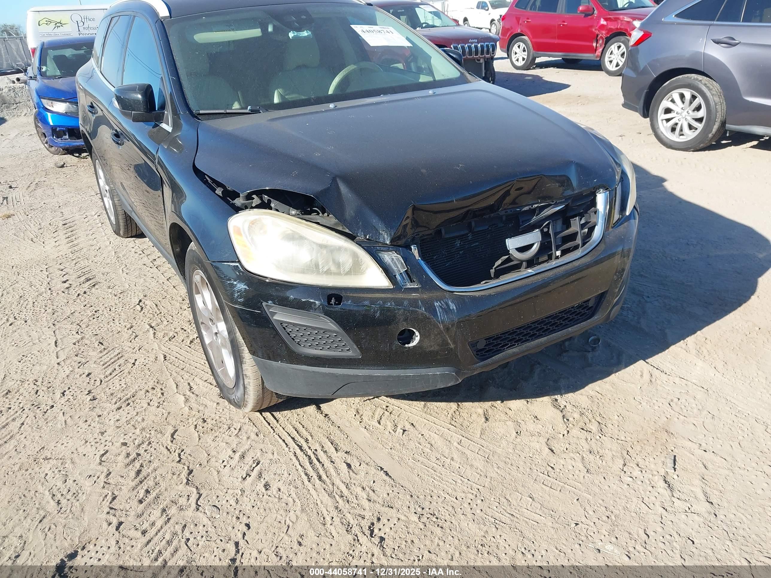 VOLVO XC60 image 6