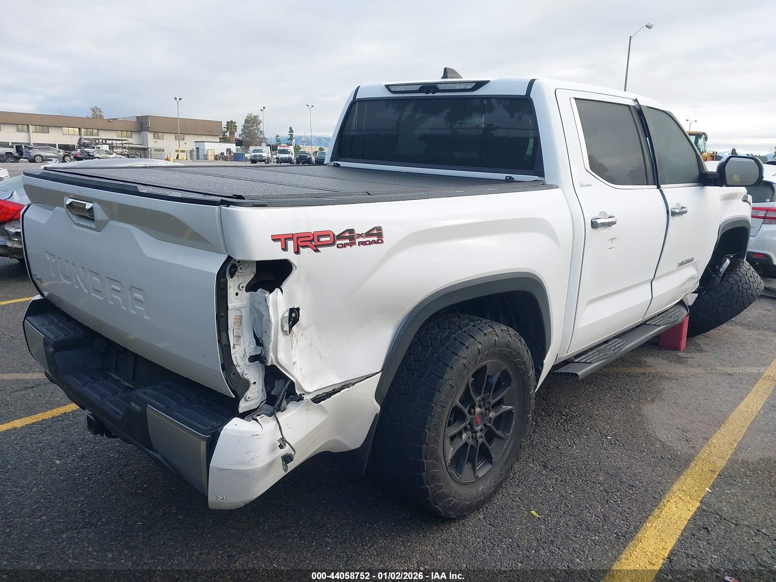TOYOTA TUNDRA image 4