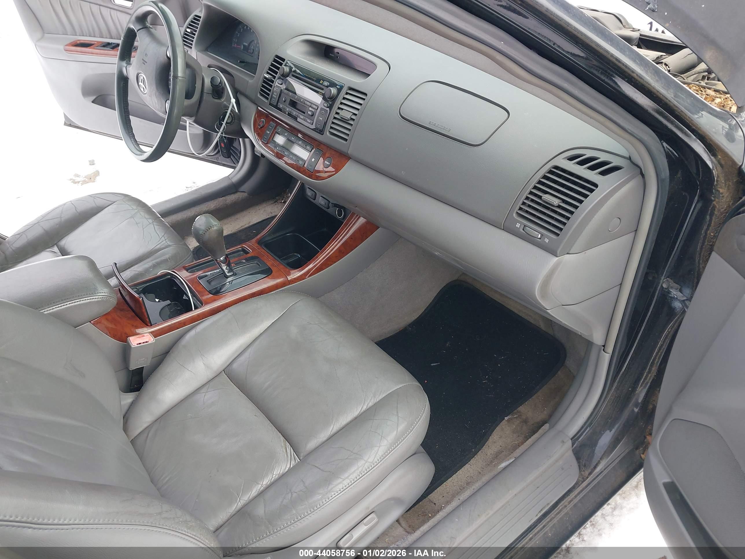 TOYOTA CAMRY image 5