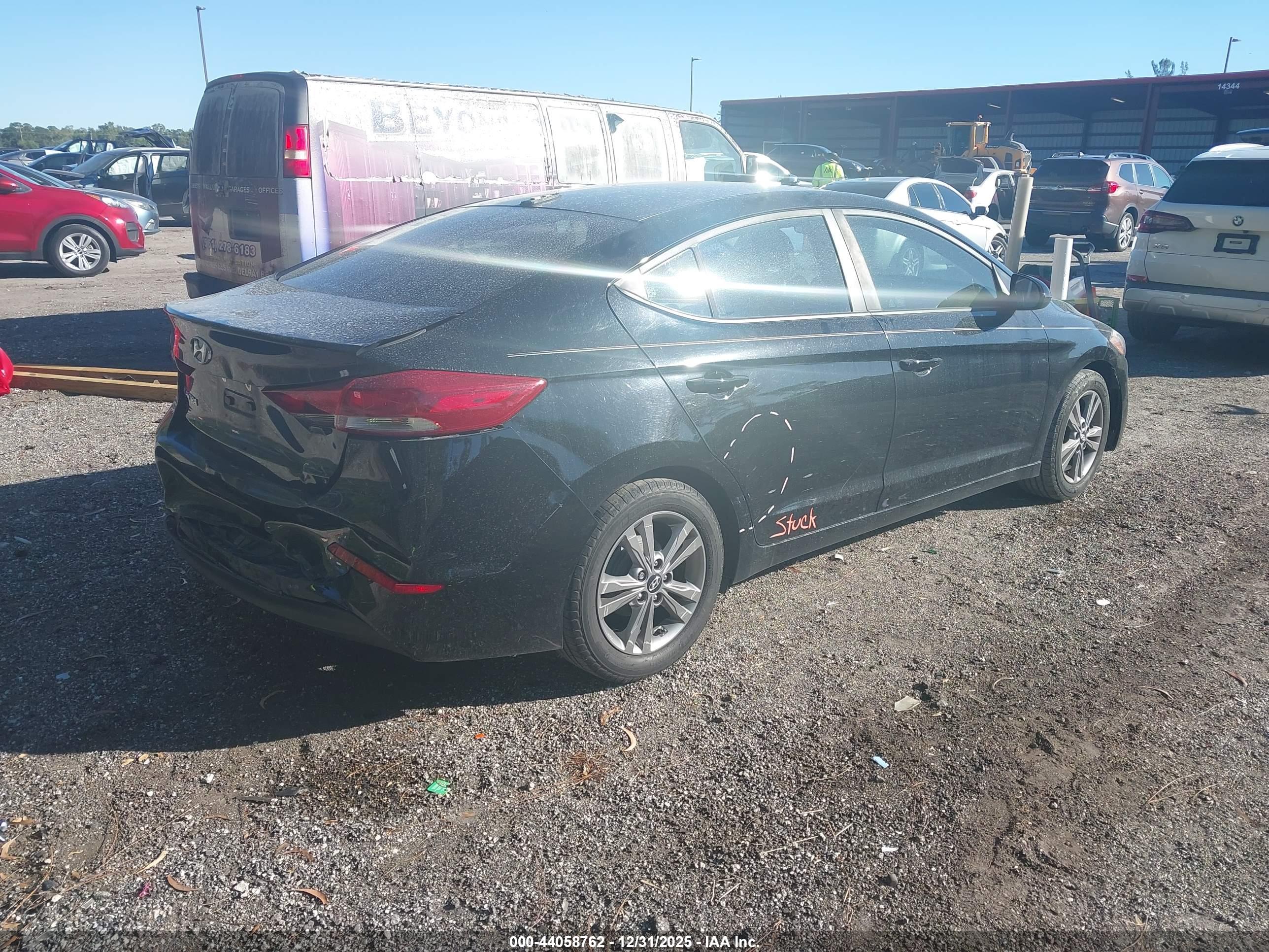 HYUNDAI ELANTRA image 4