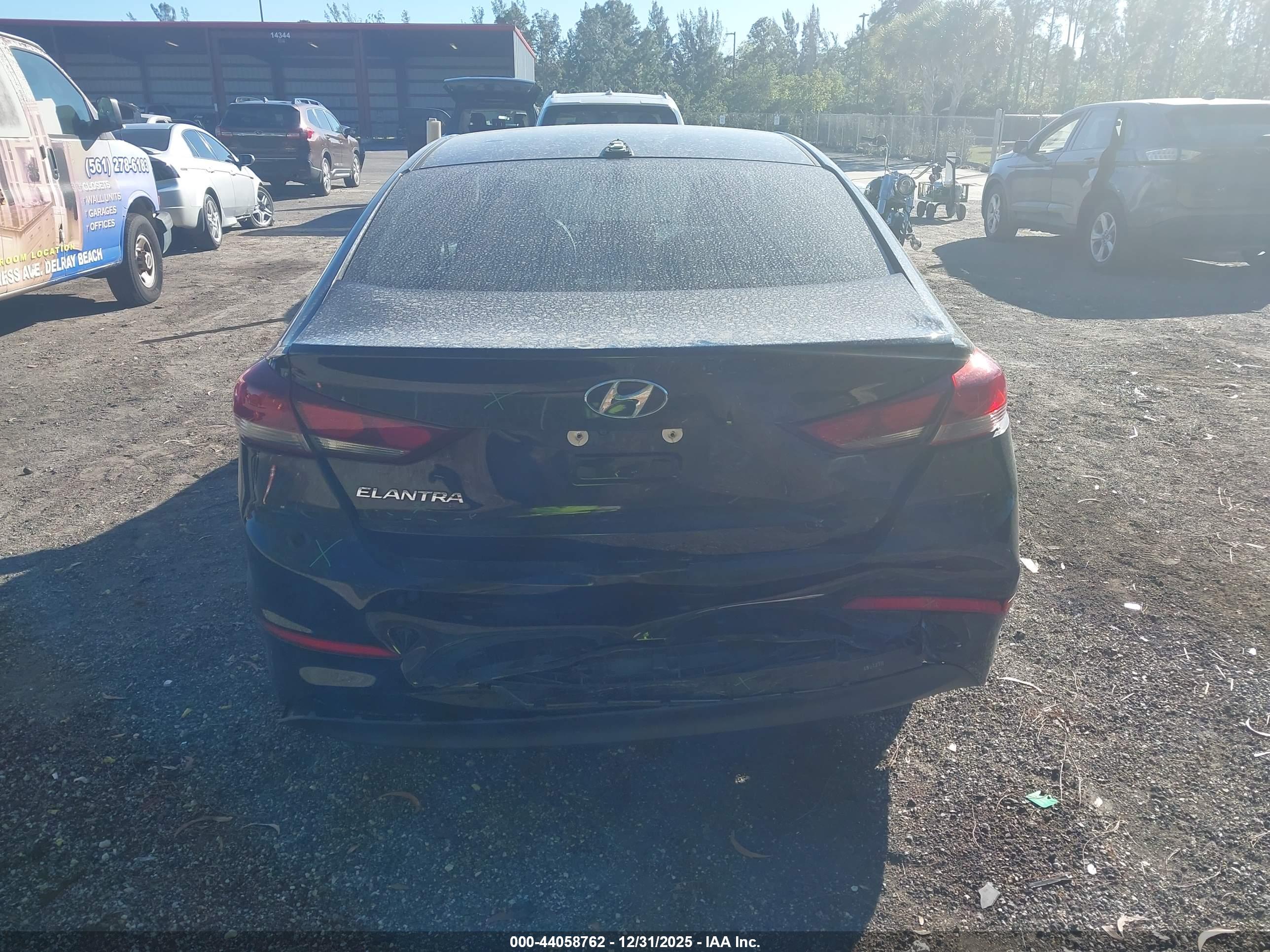 HYUNDAI ELANTRA image 6