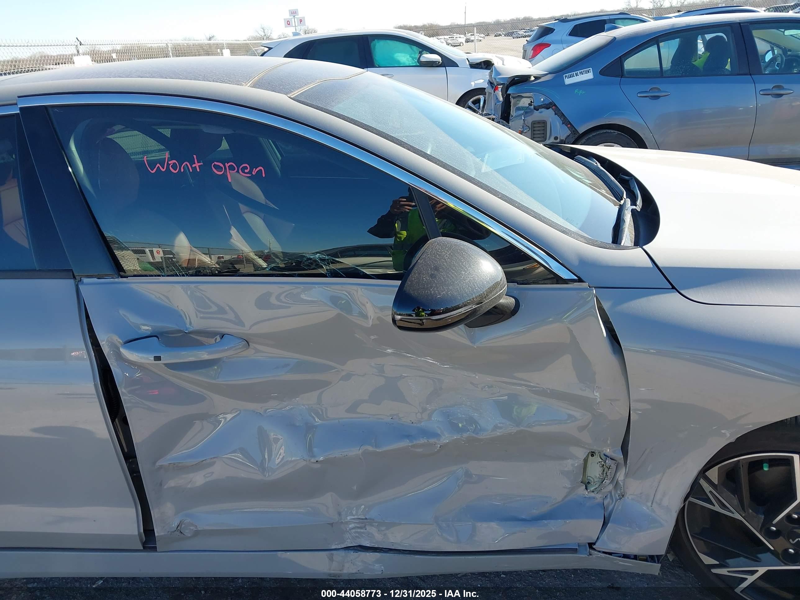 KIA K5 image 6