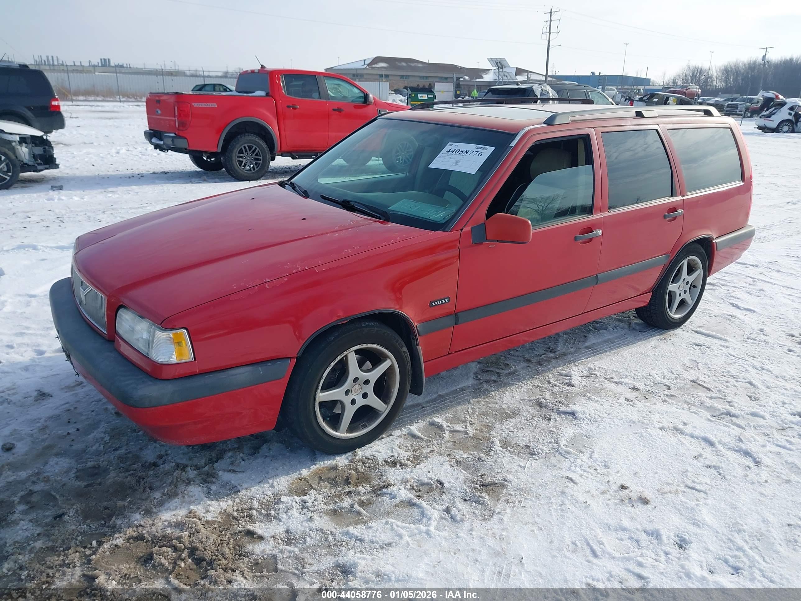 VOLVO 850 image 2