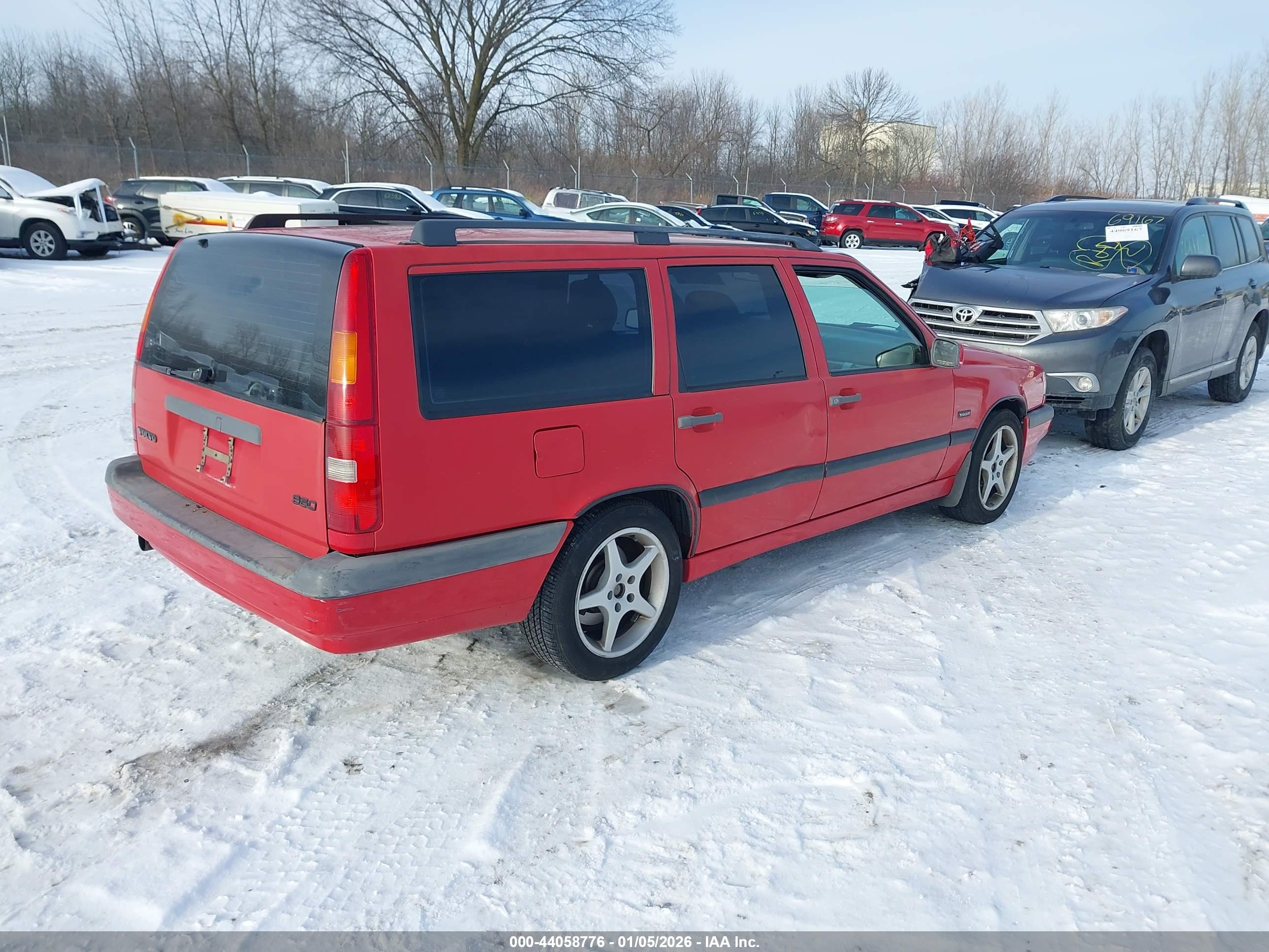 VOLVO 850 image 4
