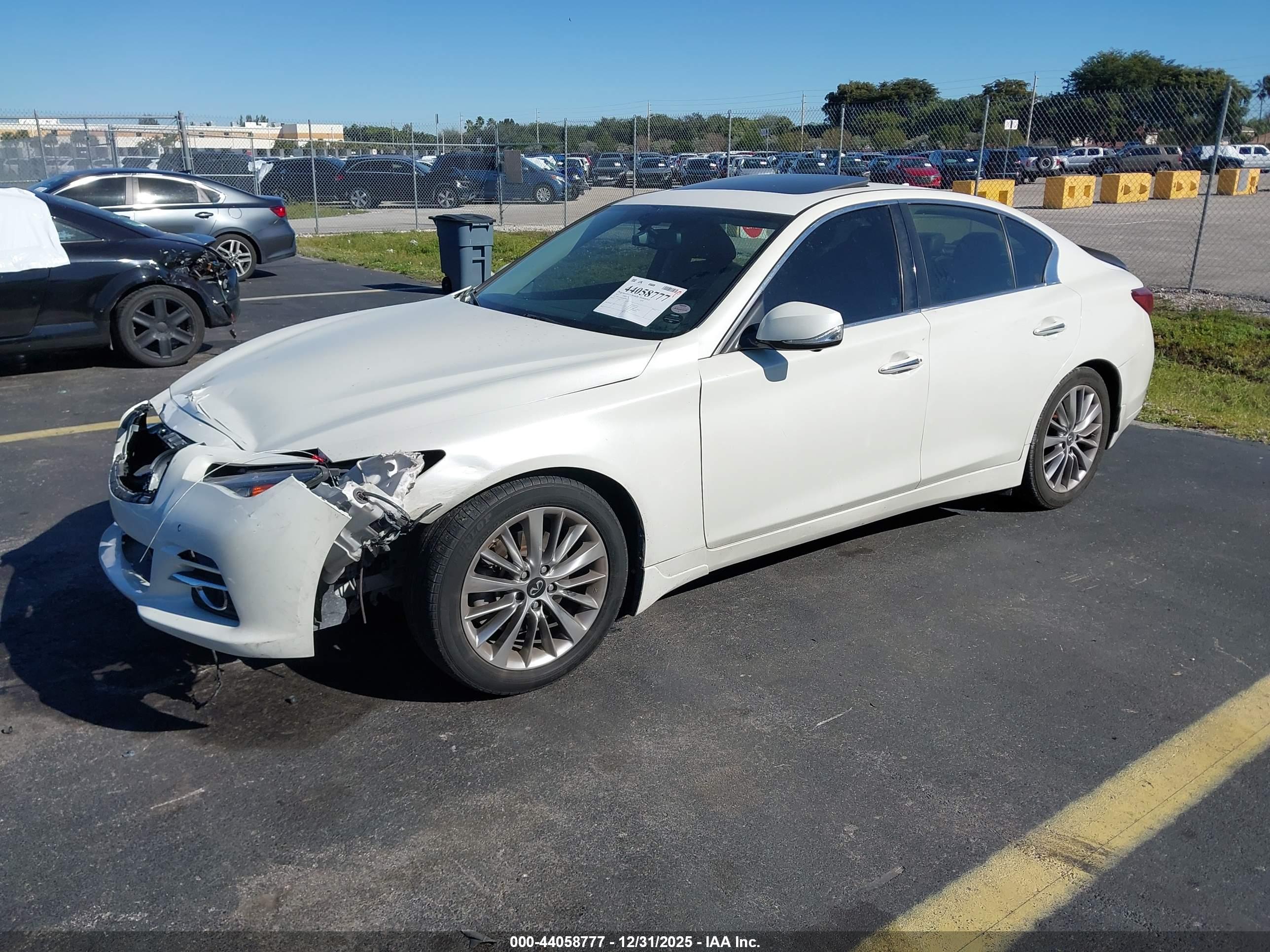 INFINITI Q50 image 2
