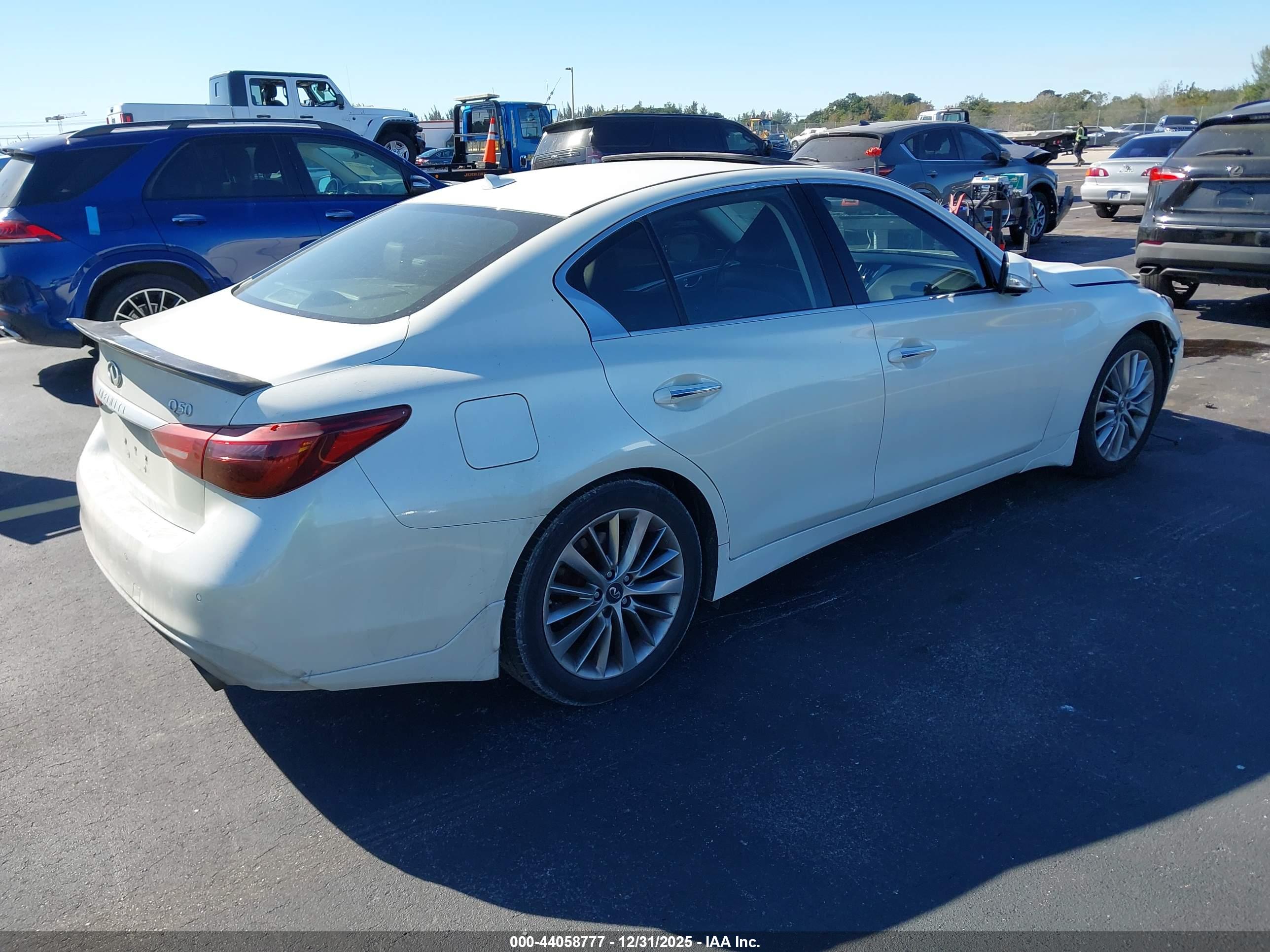 INFINITI Q50 image 4